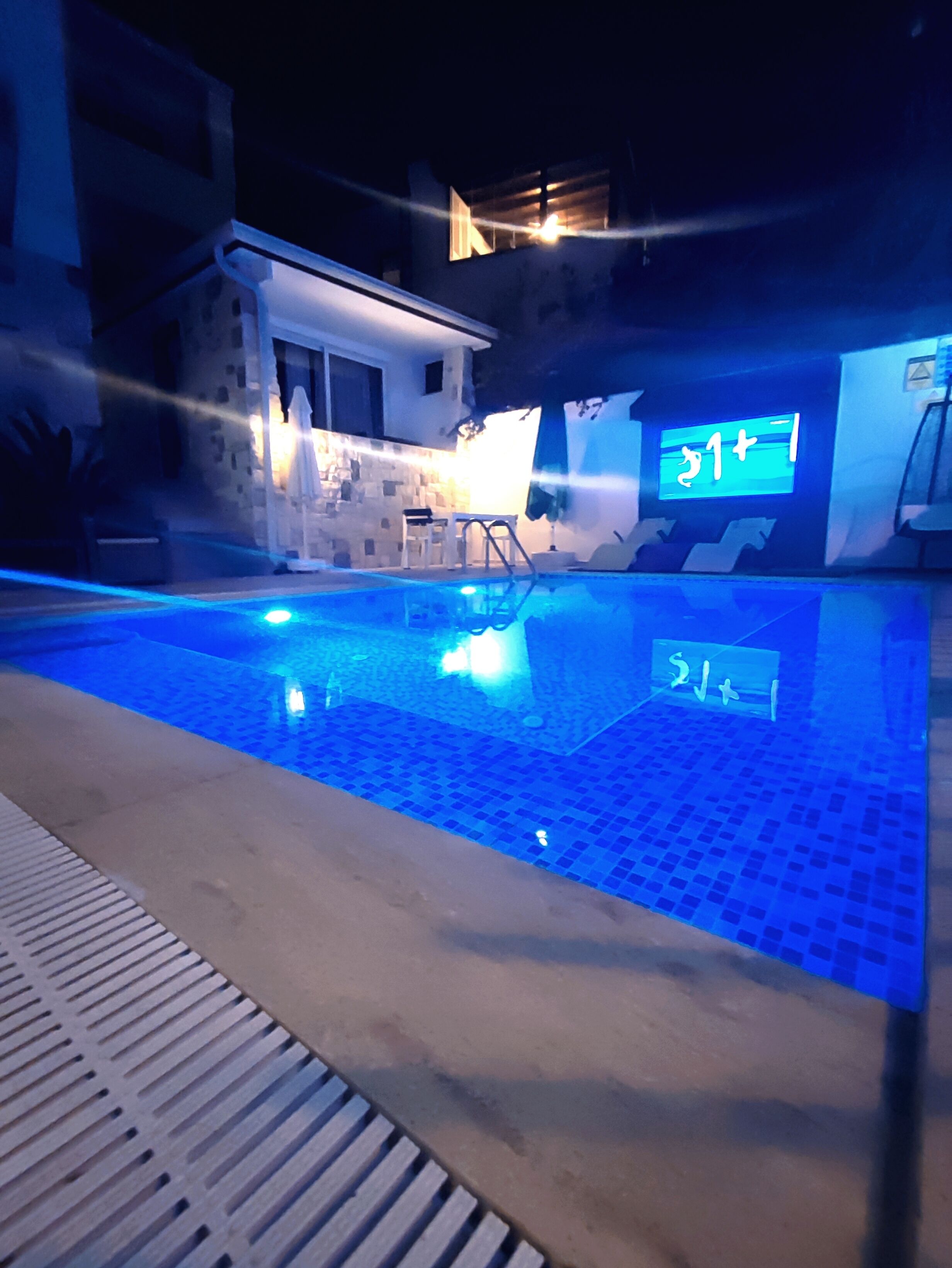 Exen By Weekend Otel