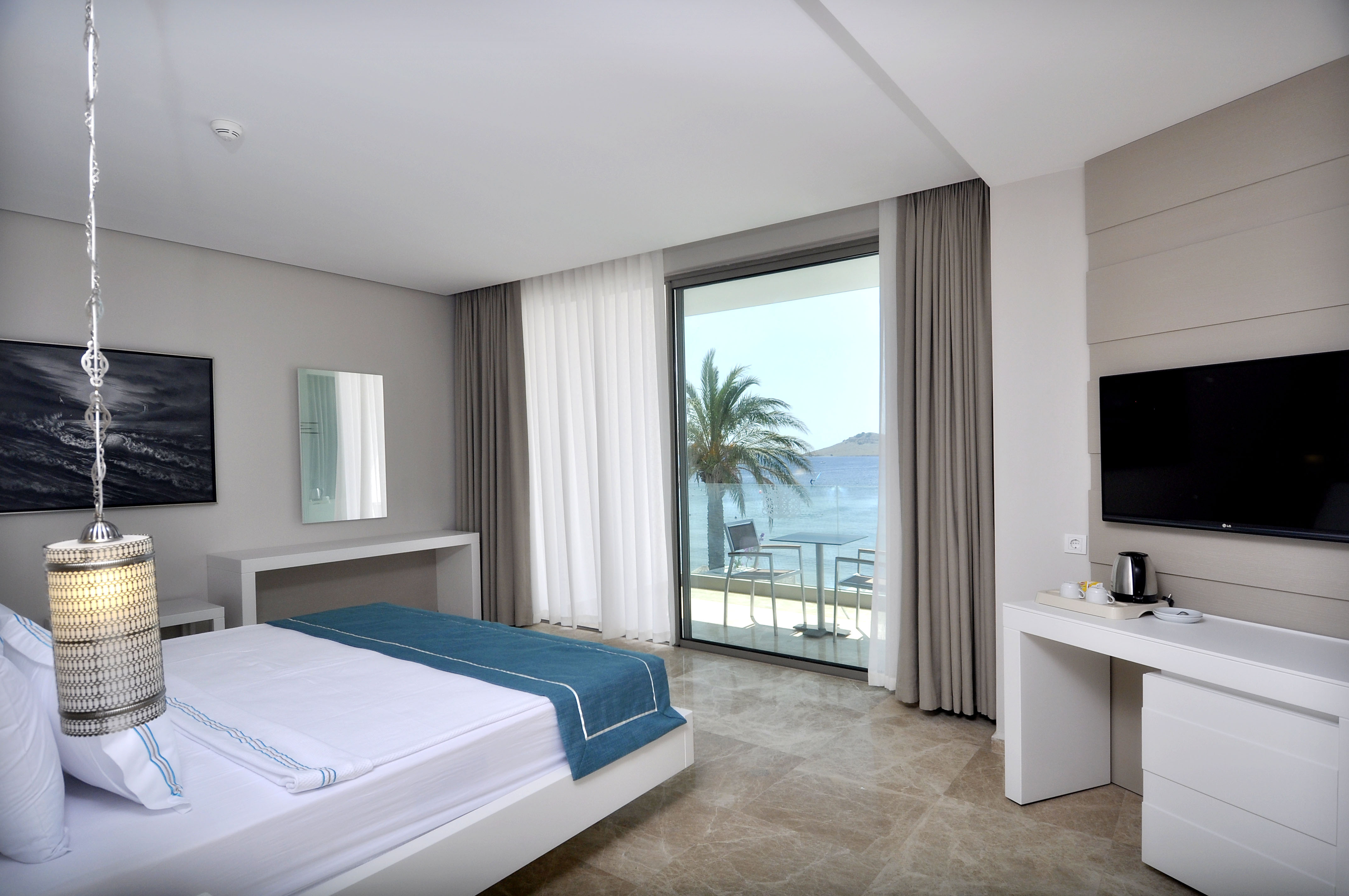 Luga Boutique Hotel  -  Beach & Restaurant