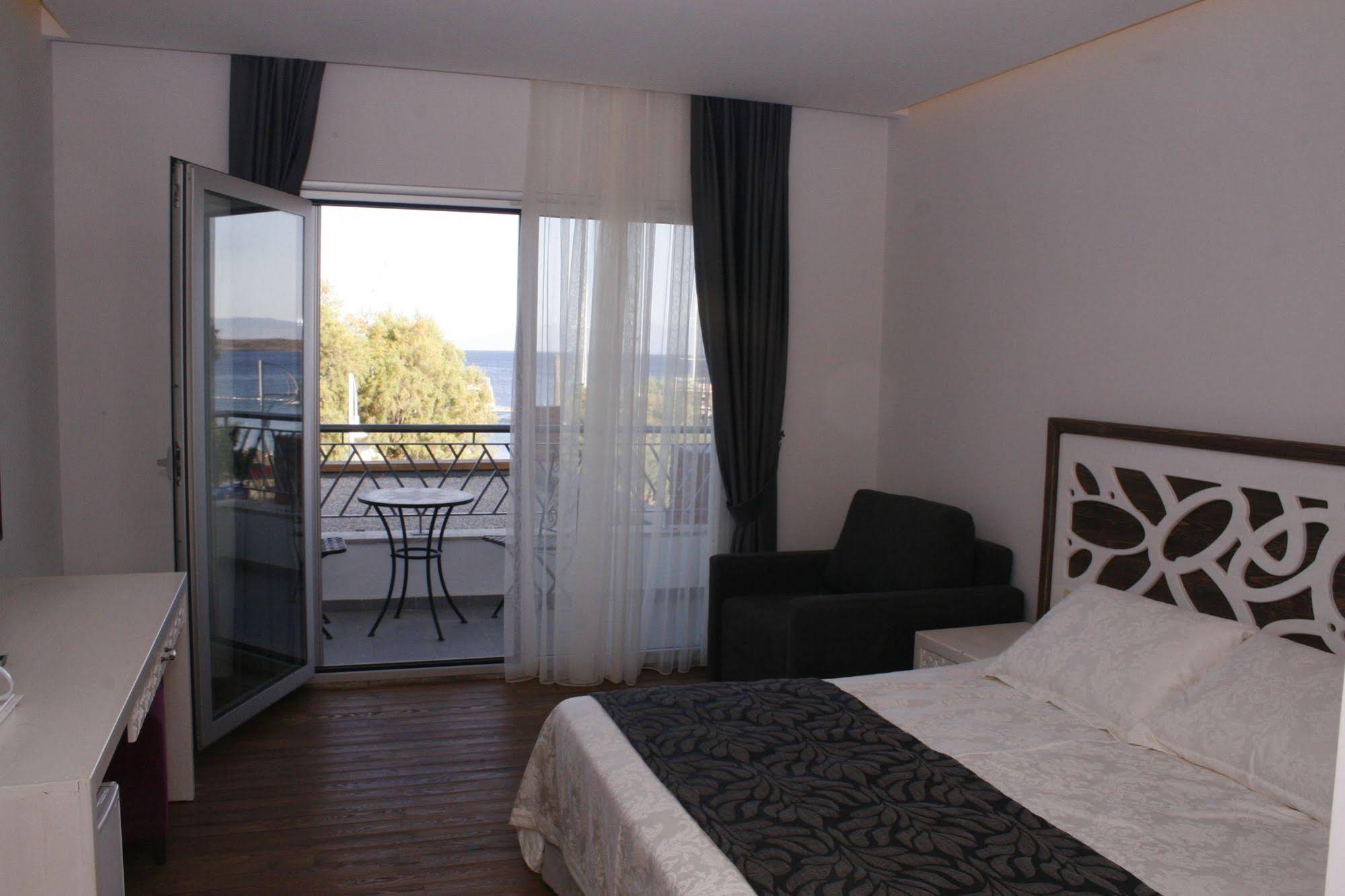 Meggs Otel & Beach Restaurant