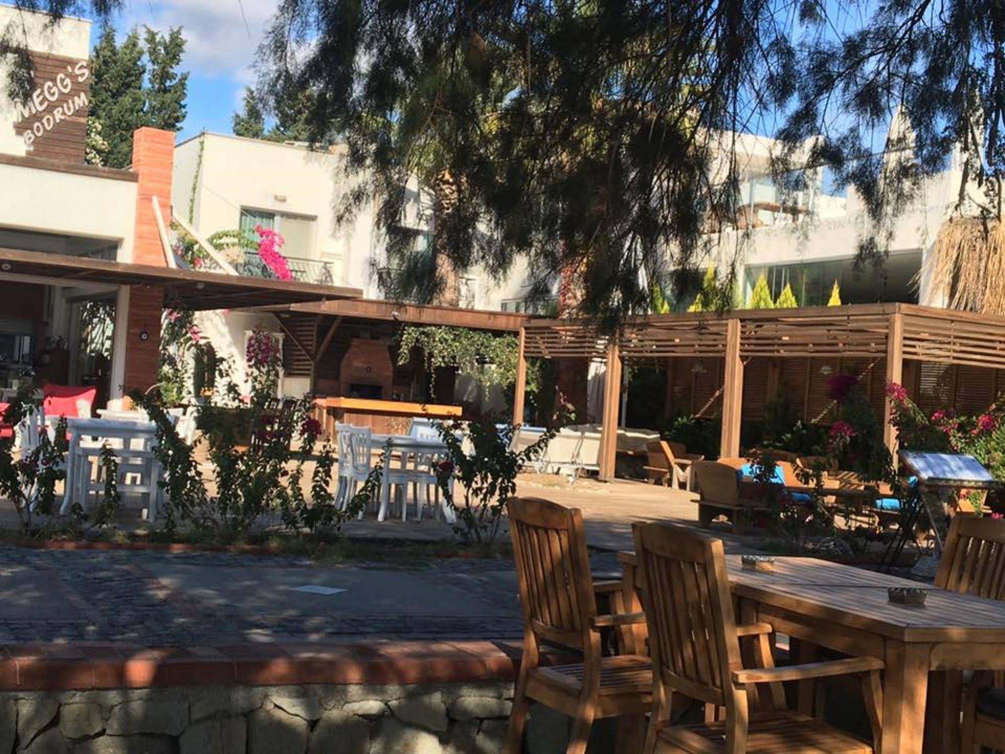 Meggs Otel & Beach Restaurant