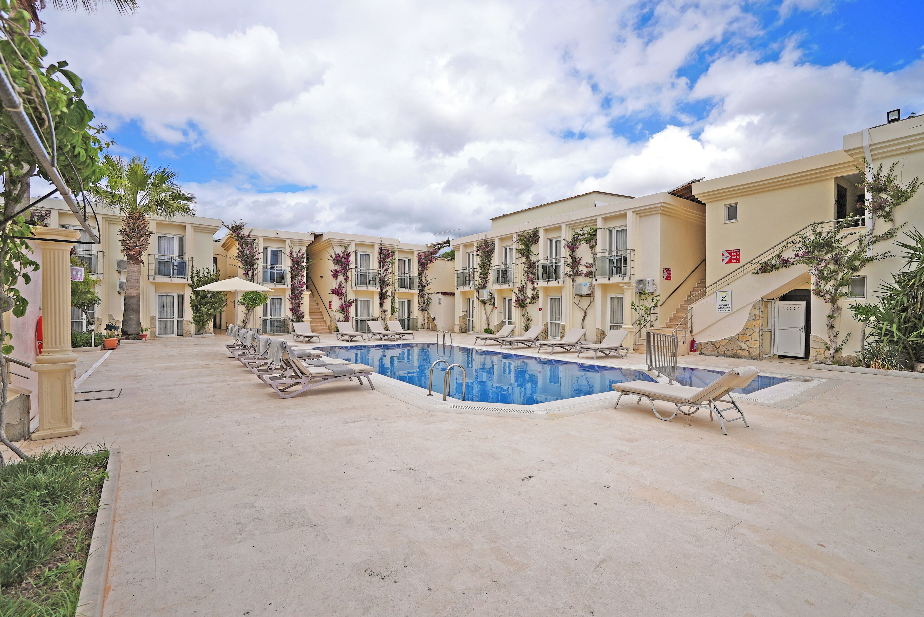 Omer Aybak Beach Hotel