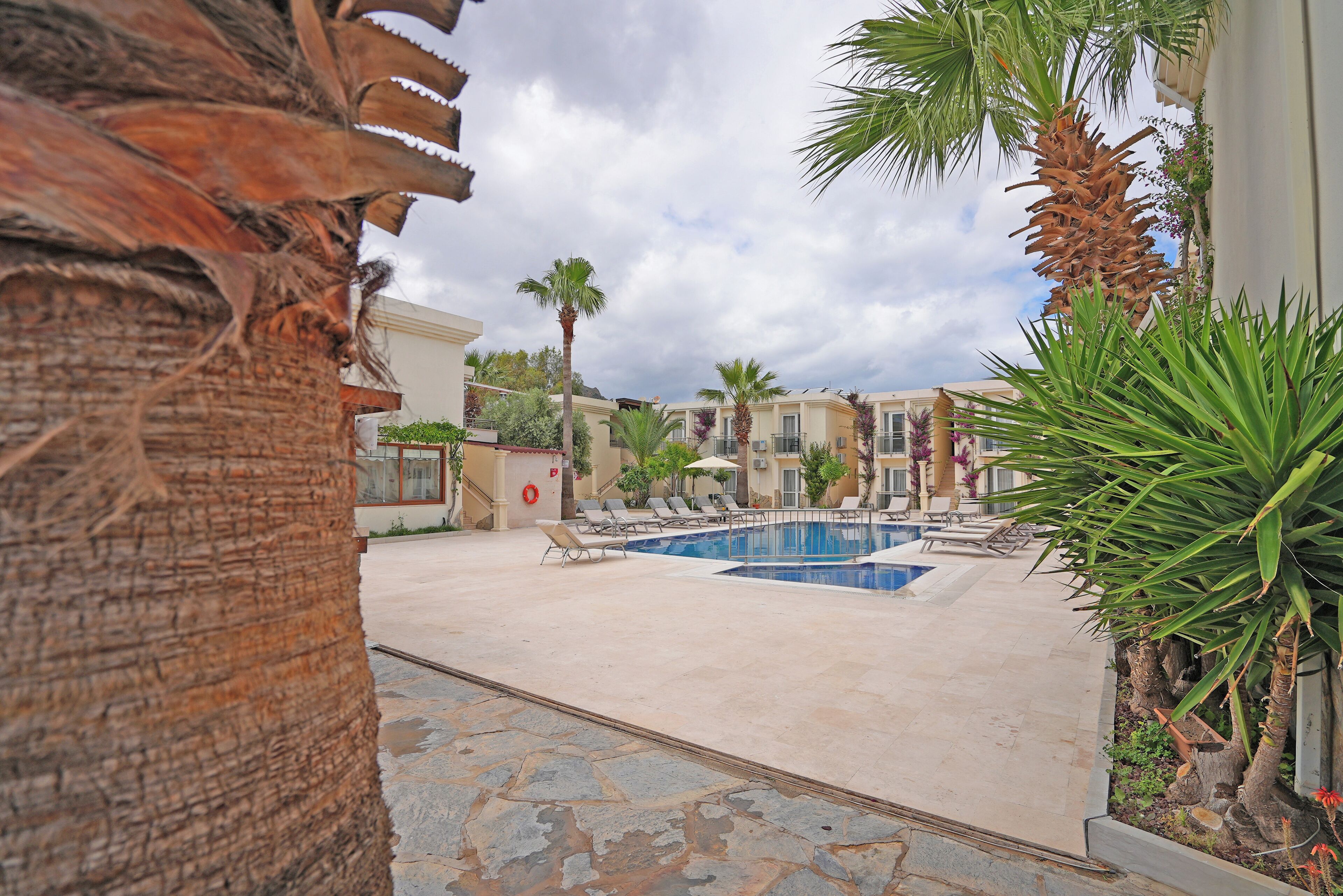 Omer Aybak Beach Hotel