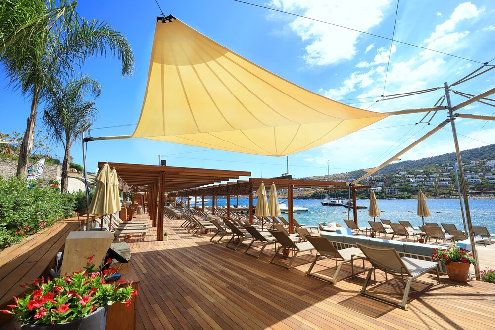 Mare Deluxe Residence