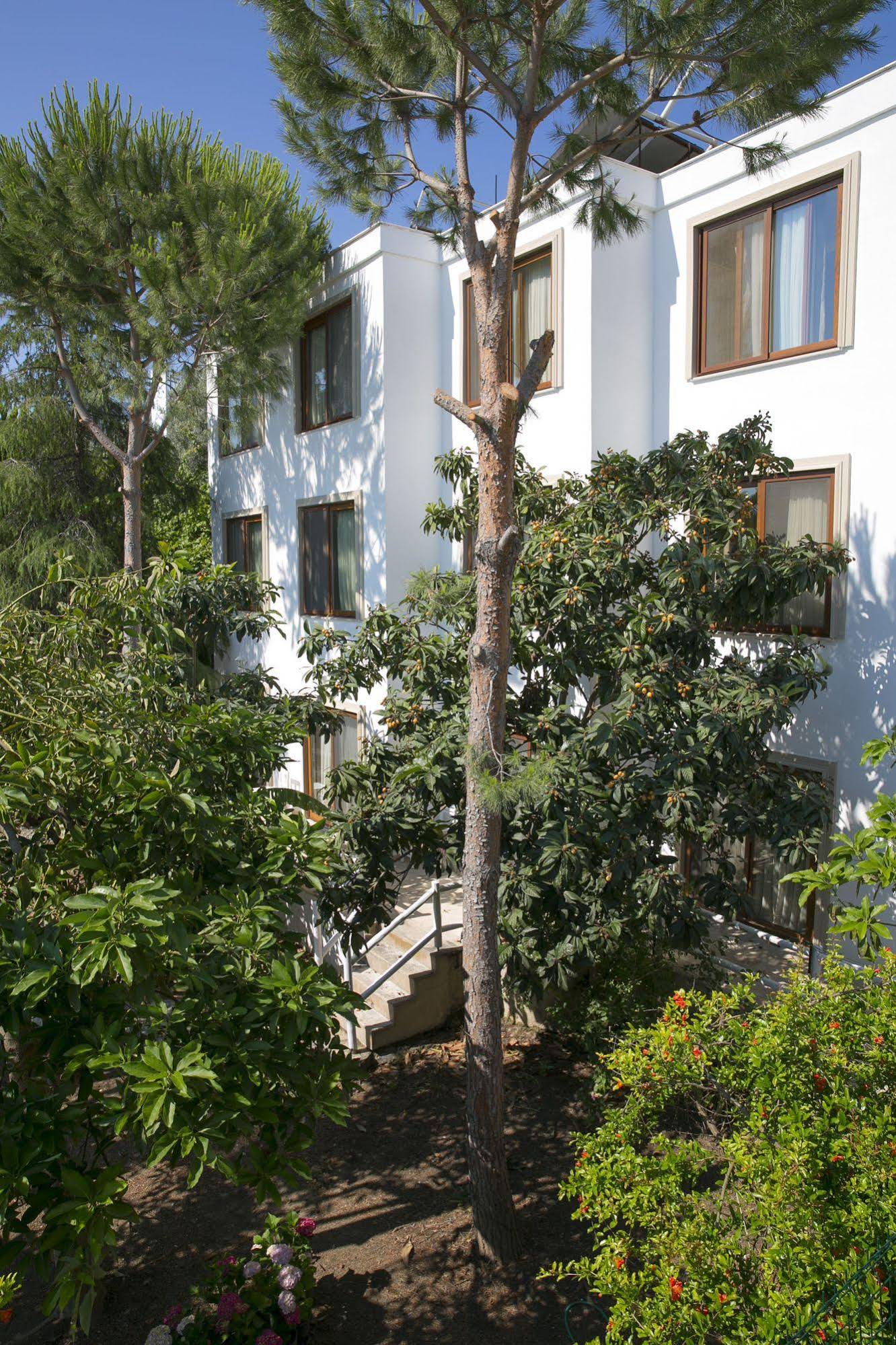 Karianda Hotel