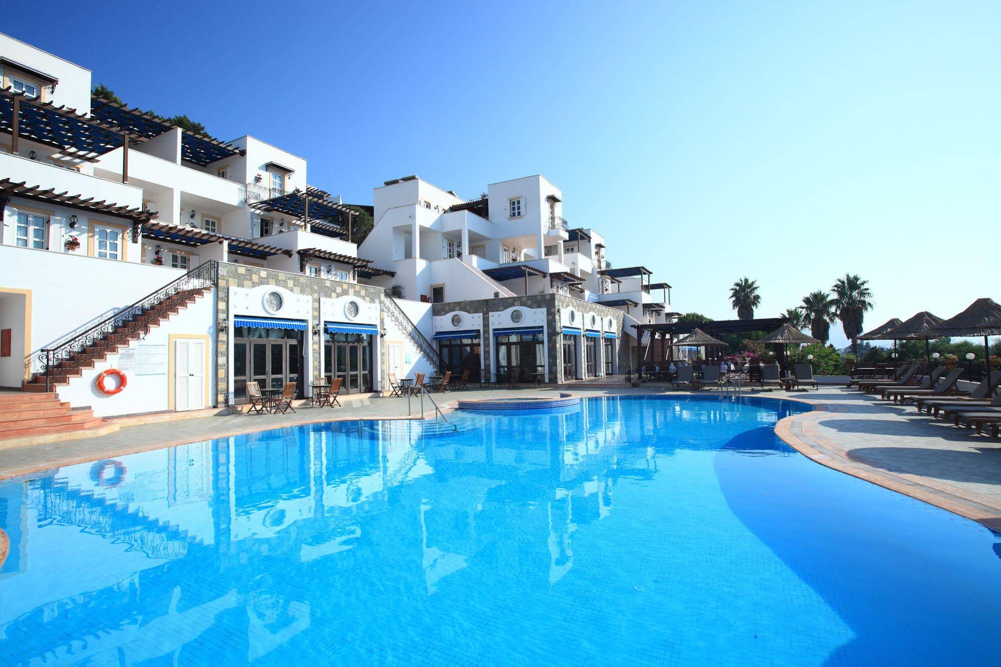 Elementa Boutique Hotel