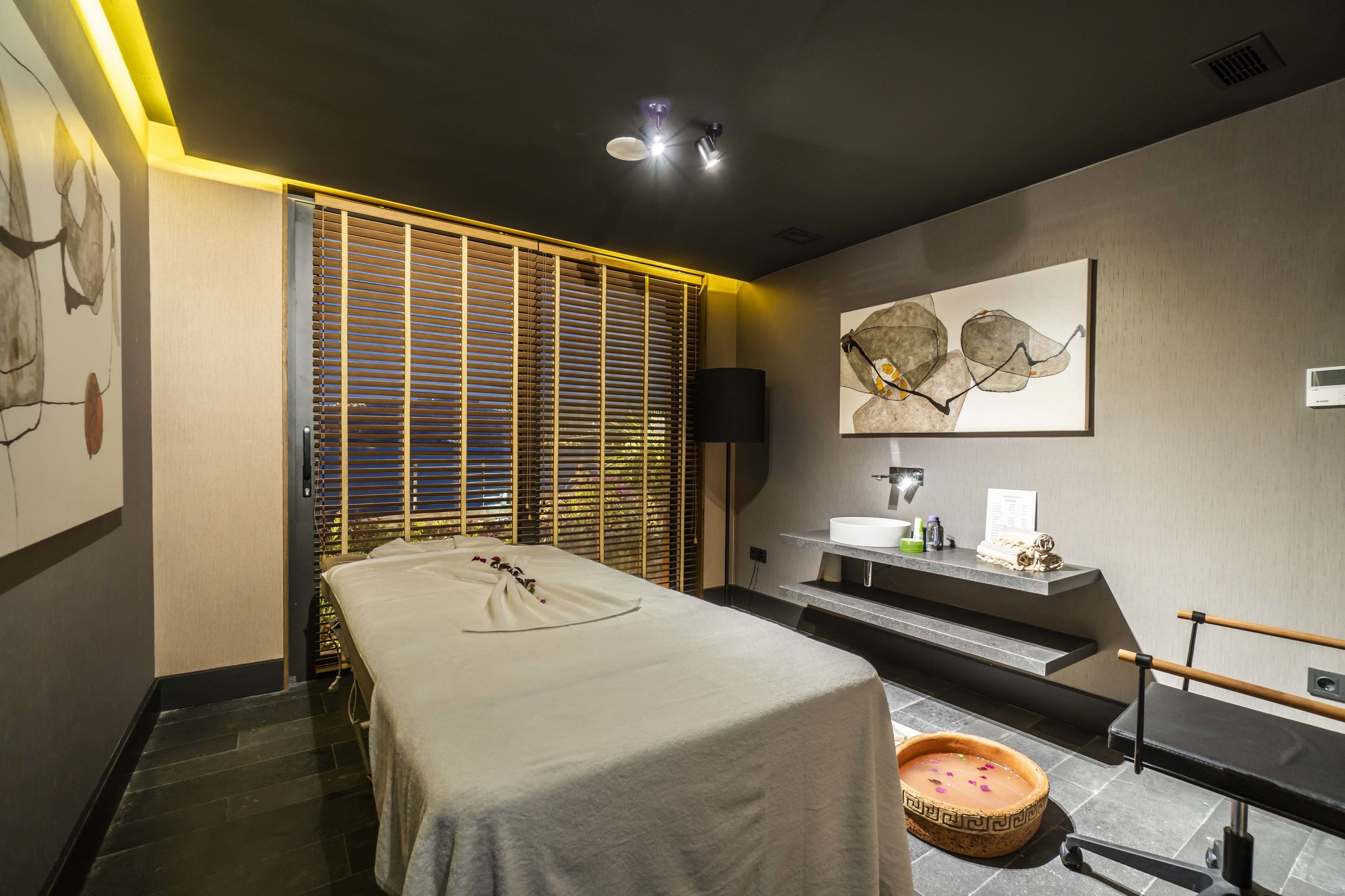 Highend Hotel & Residance