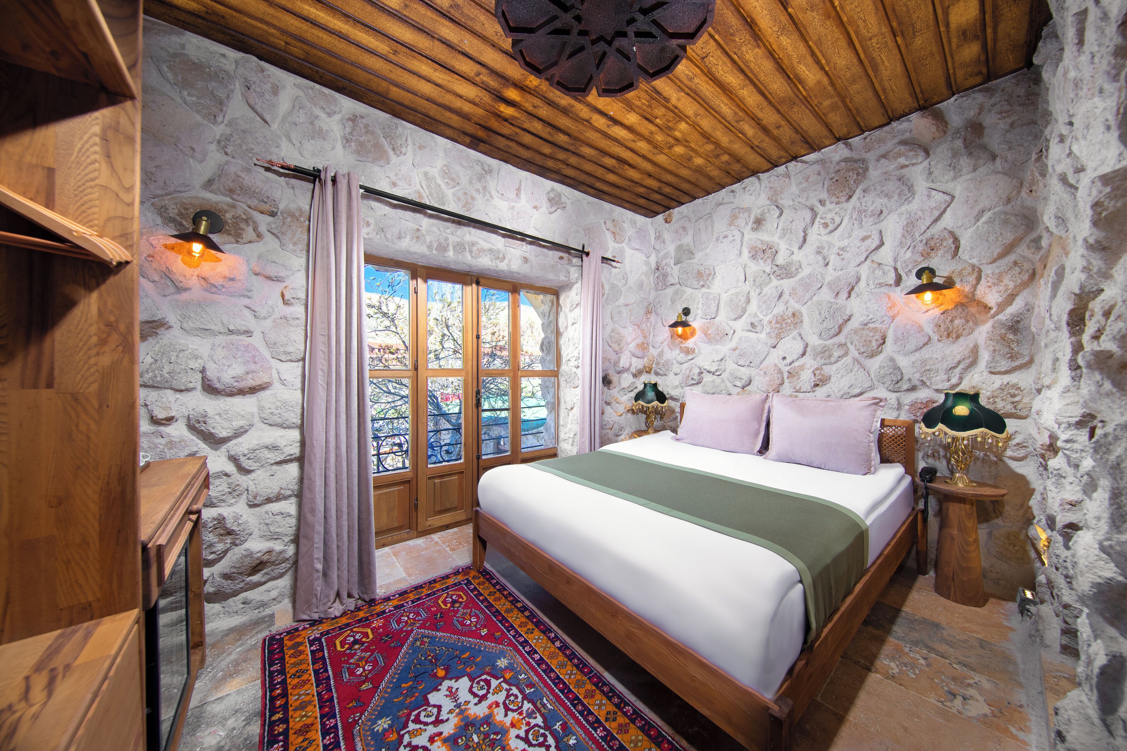 Cavusin Stone House