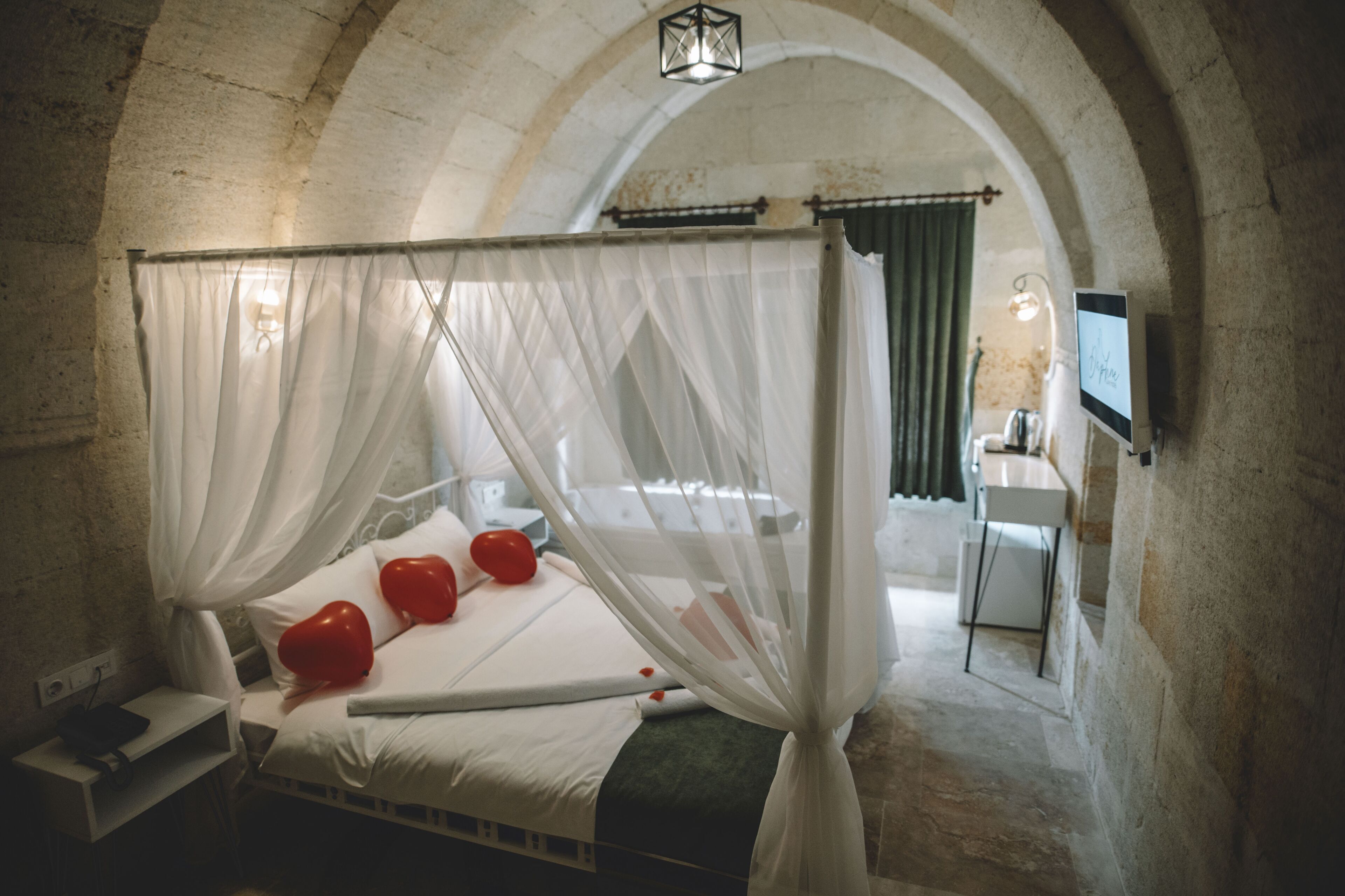 Daphne Cave Hotel