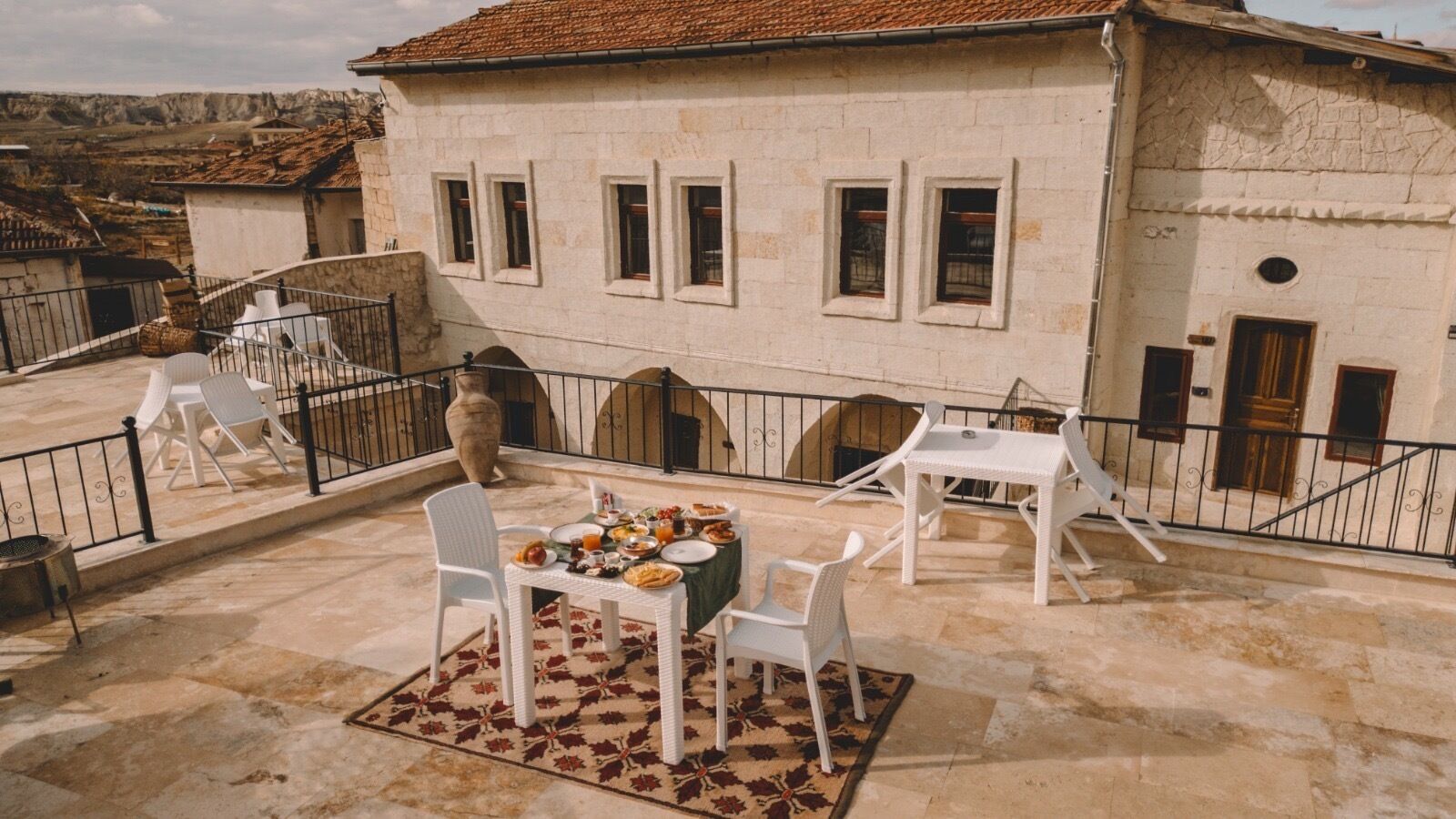 Daphne Cave Hotel