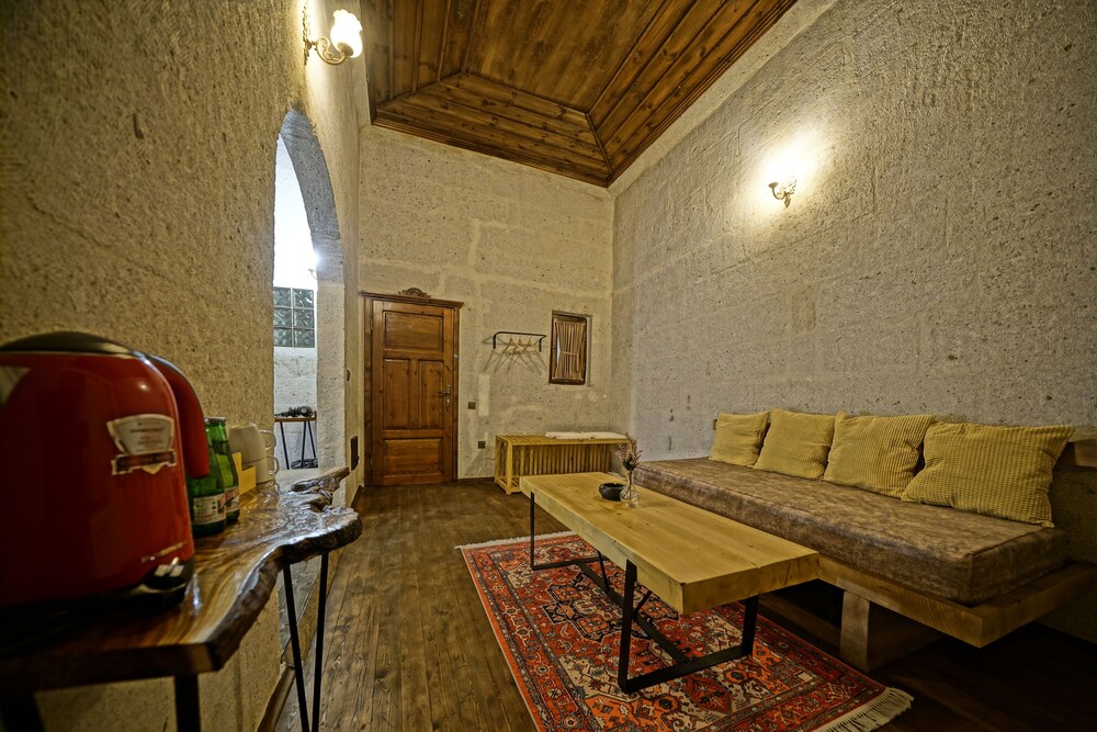 Lemon Cave Suite And Cafe