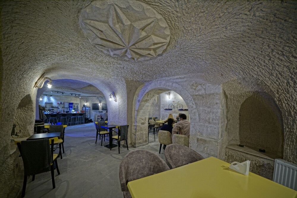 Lemon Cave Suite And Cafe