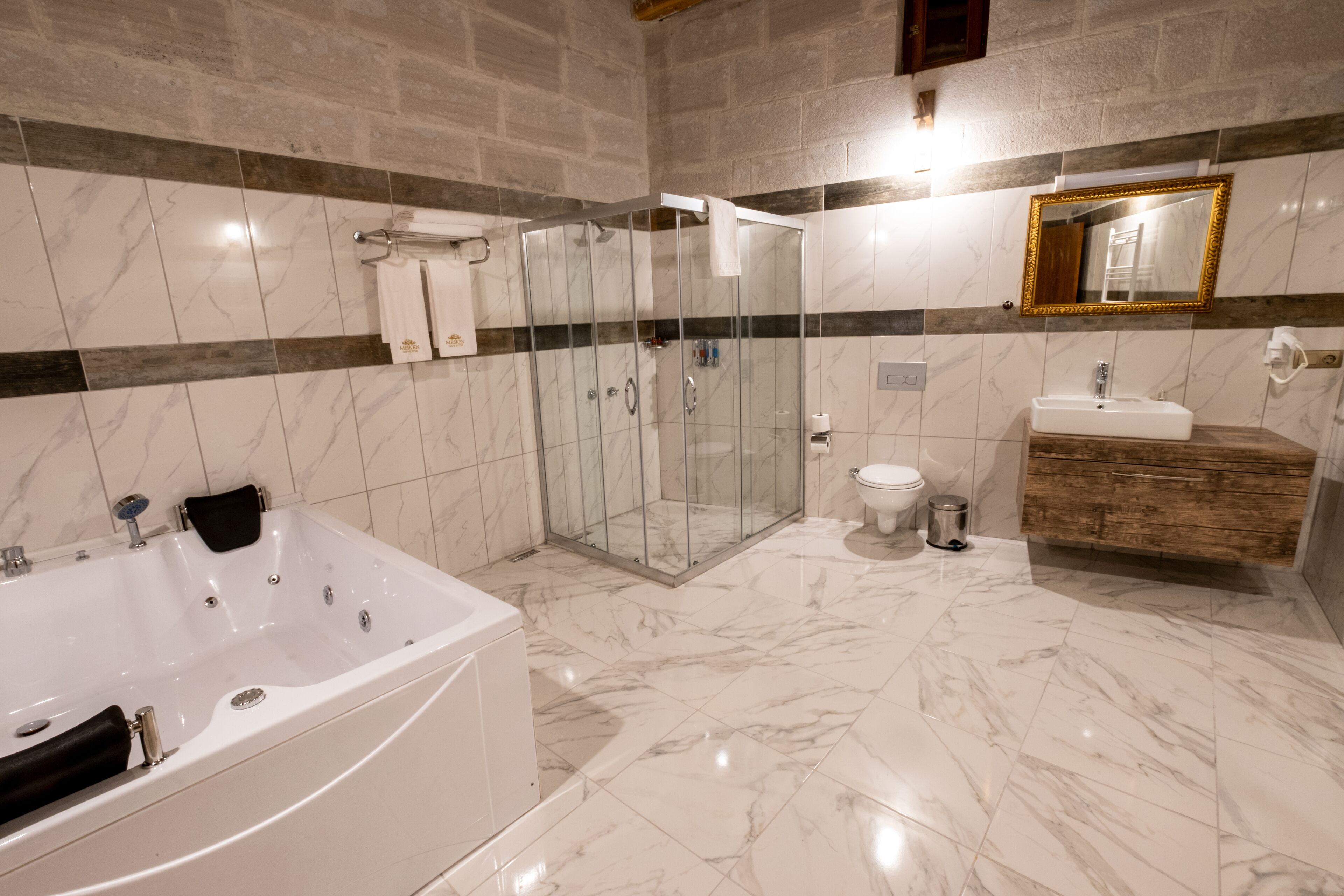 Mesken Cave Suites