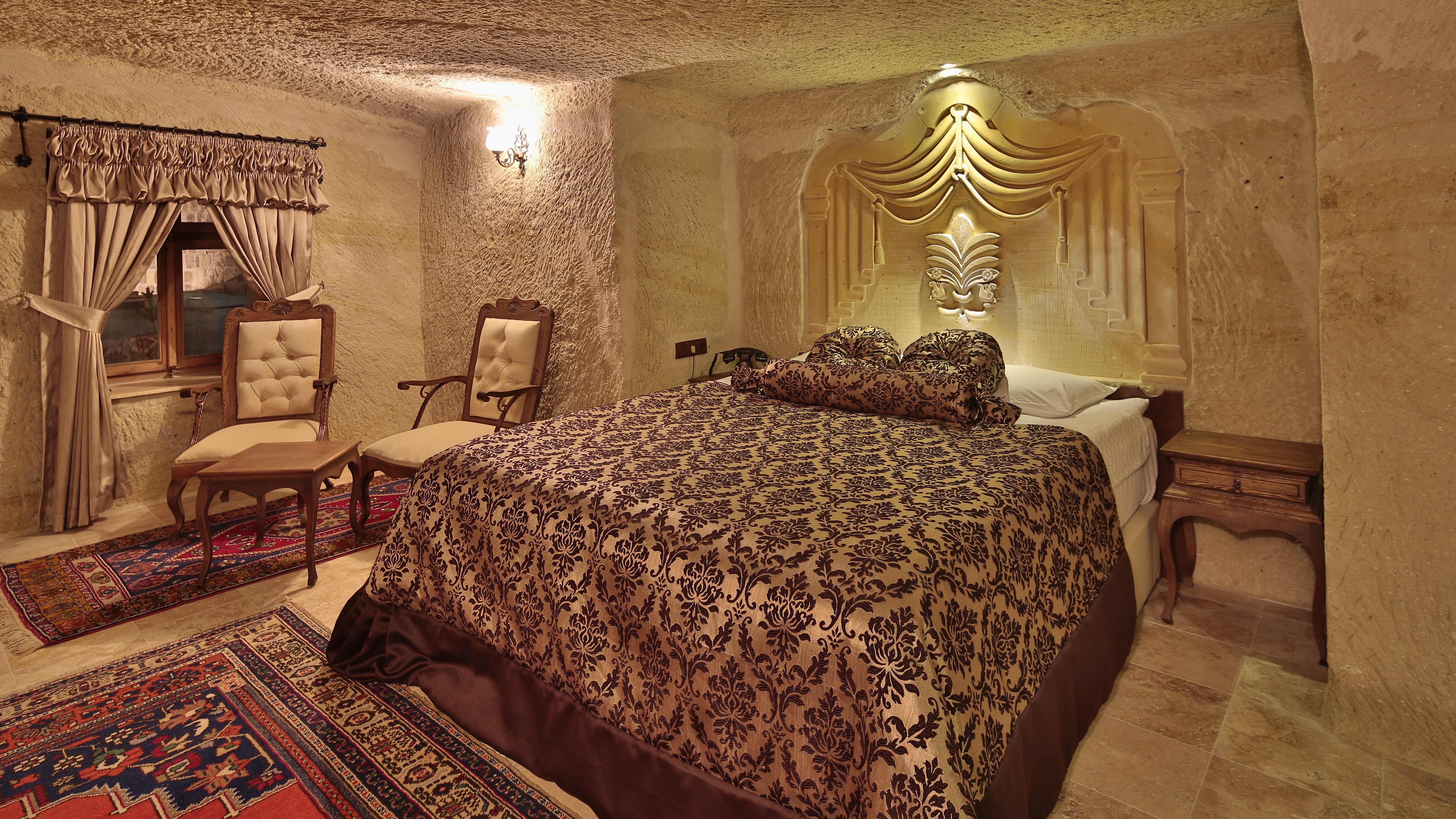 Phocas Cave Suites