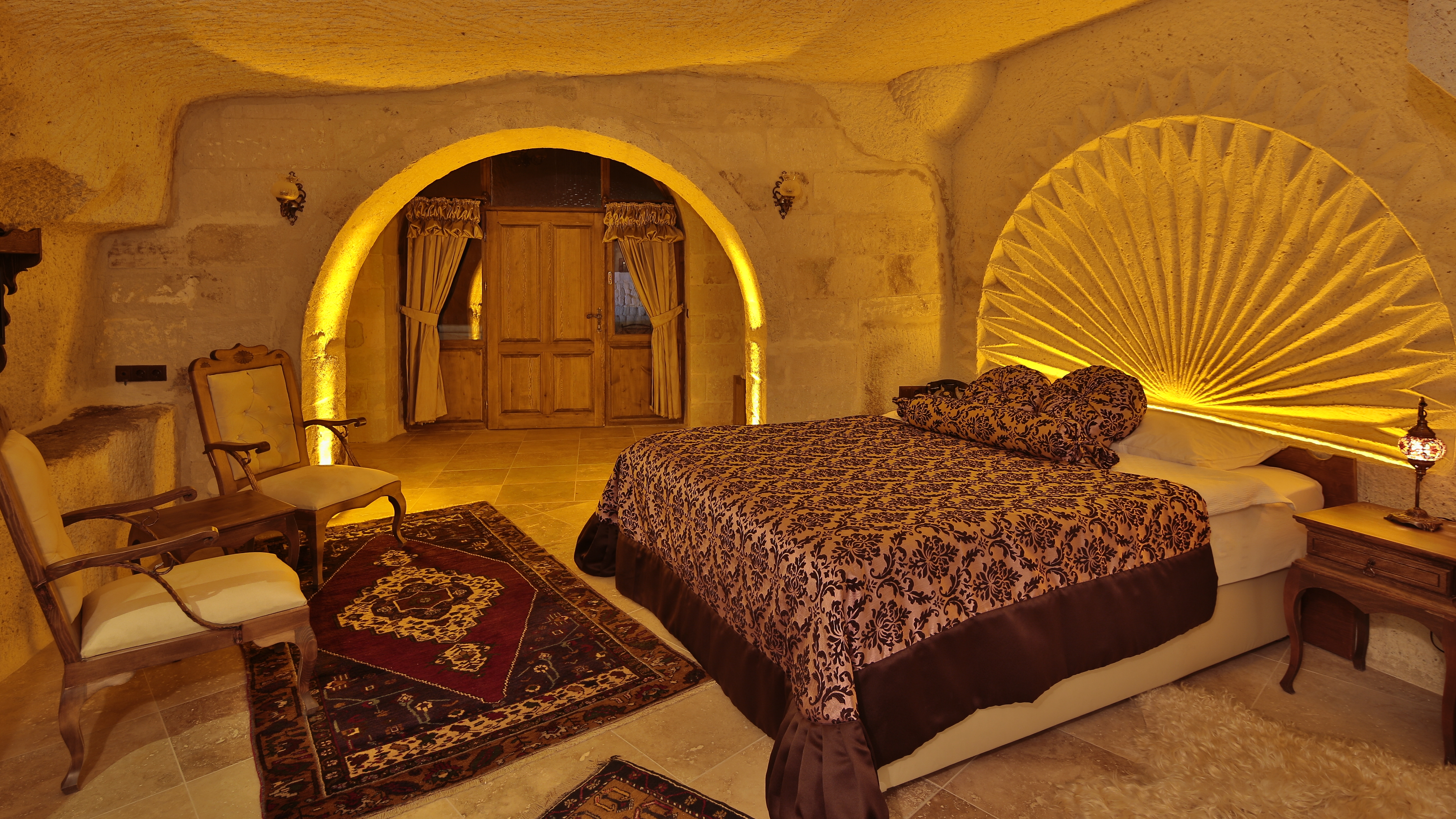 Phocas Cave Suites