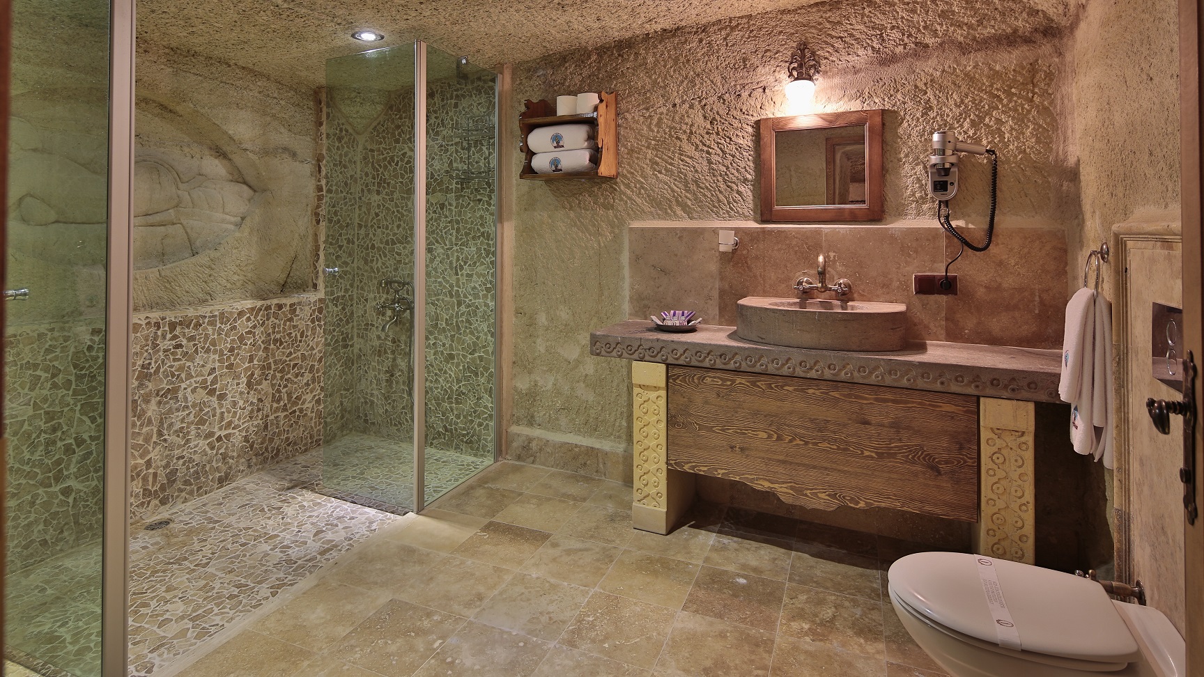 Phocas Cave Suites