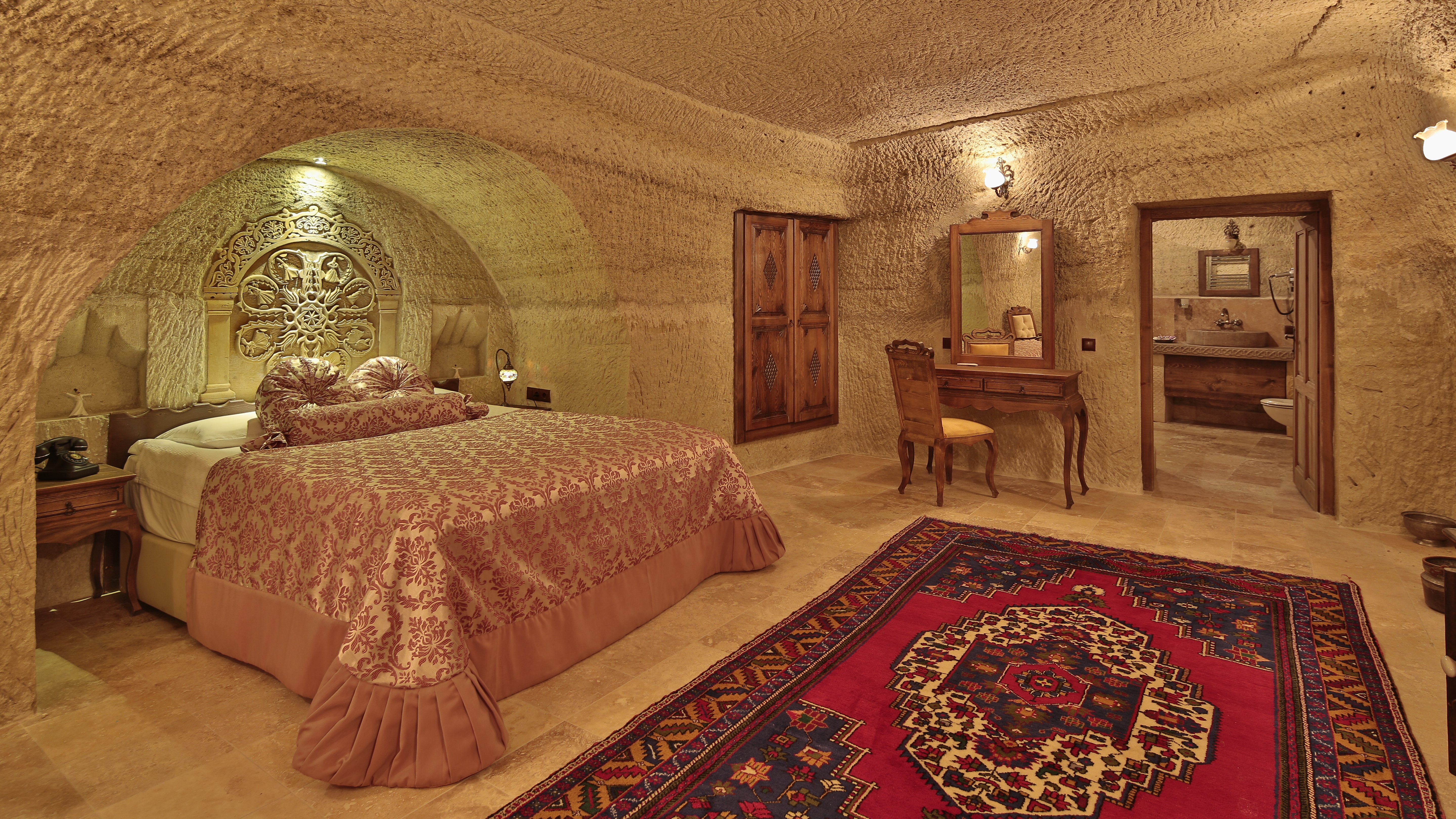 Phocas Cave Suites