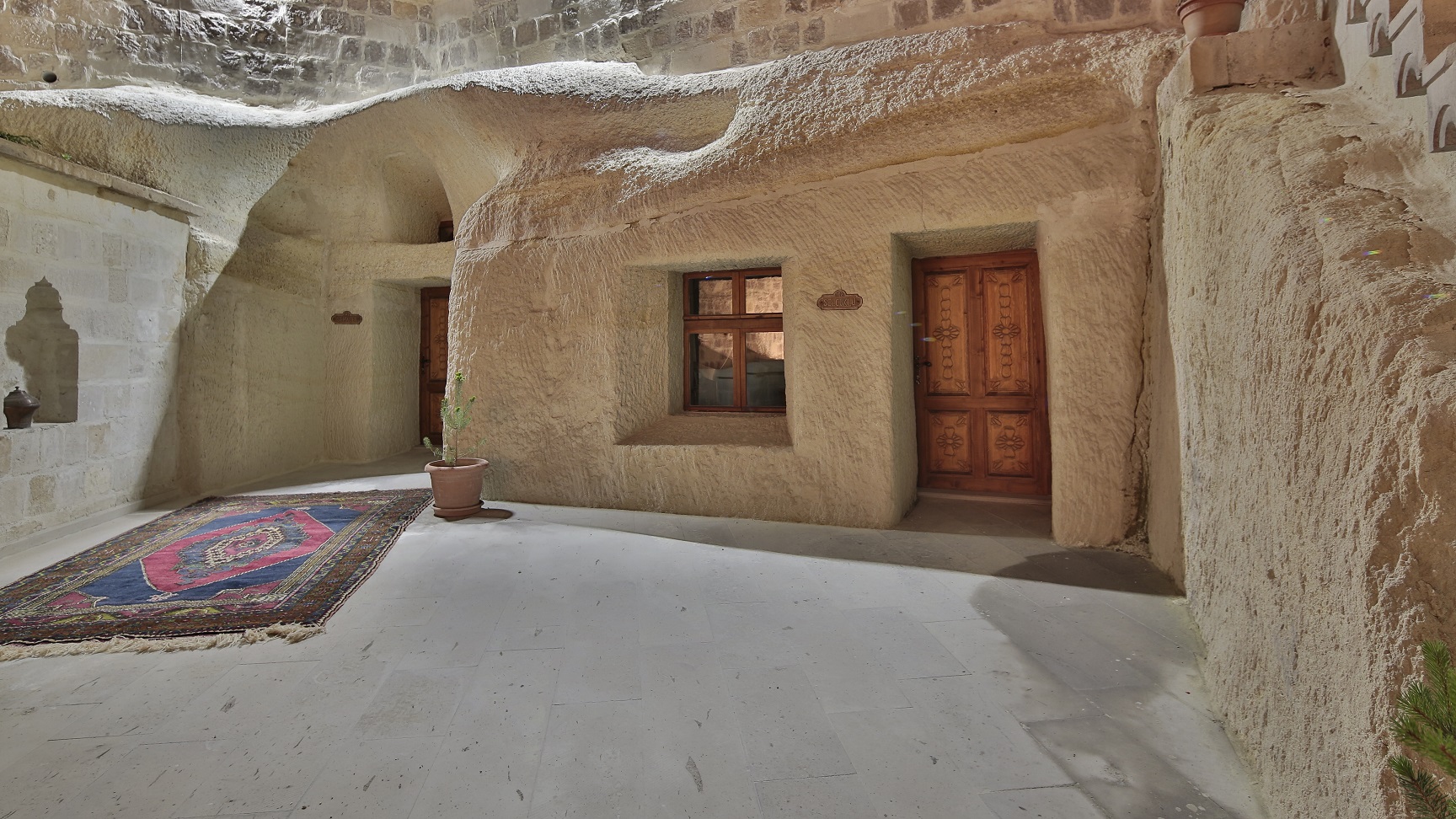 Phocas Cave Suites