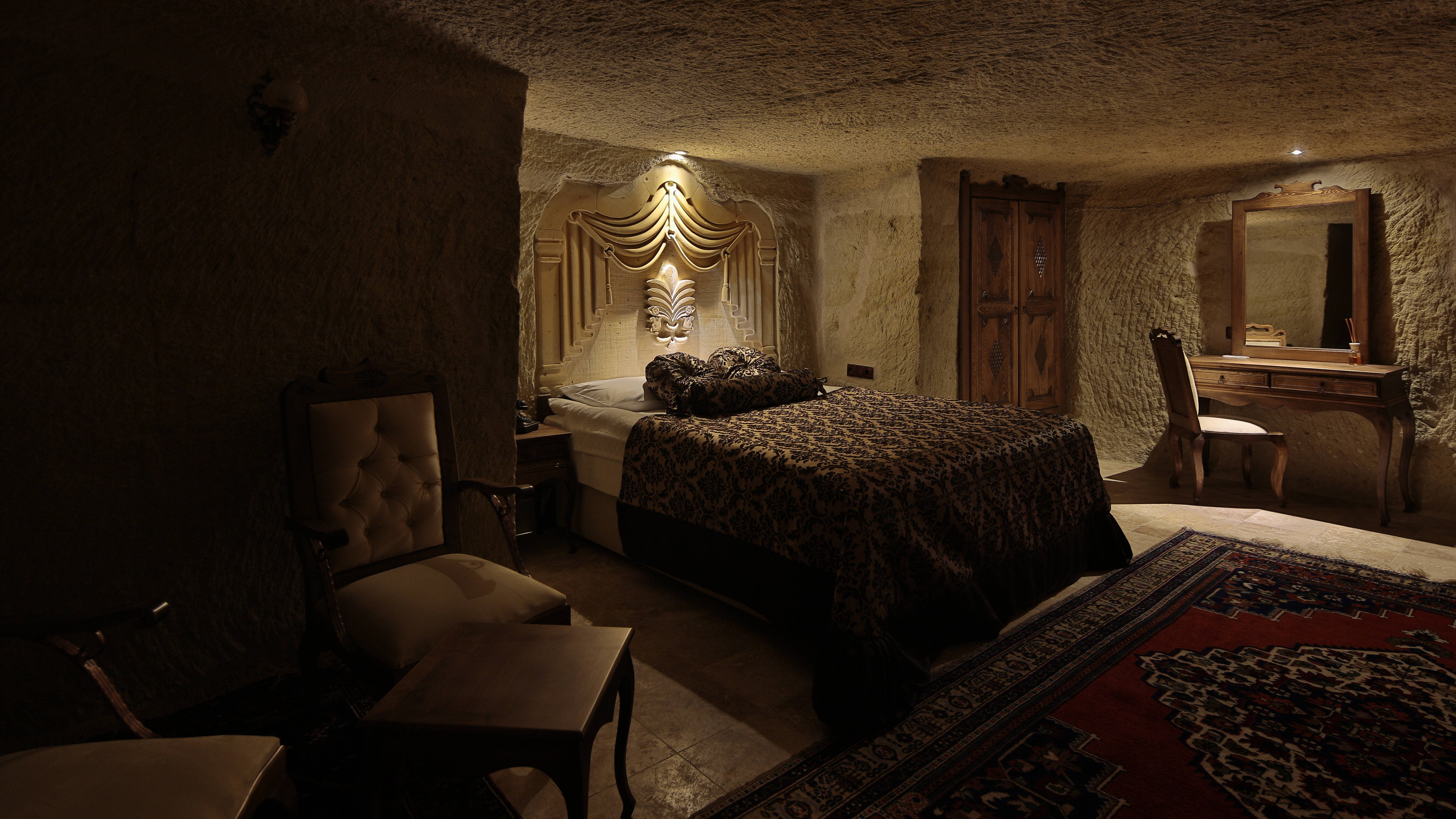 Phocas Cave Suites