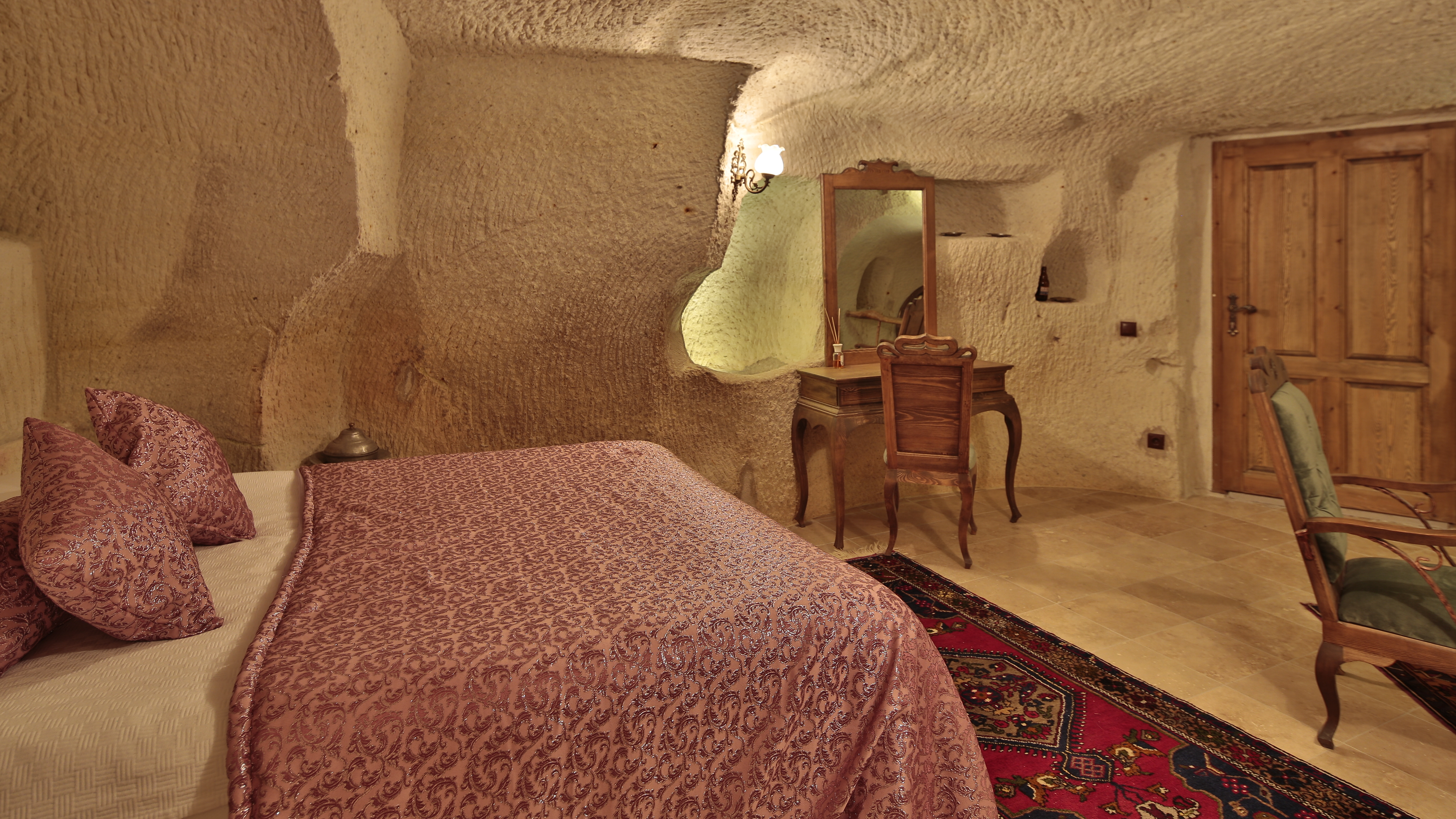 Phocas Cave Suites