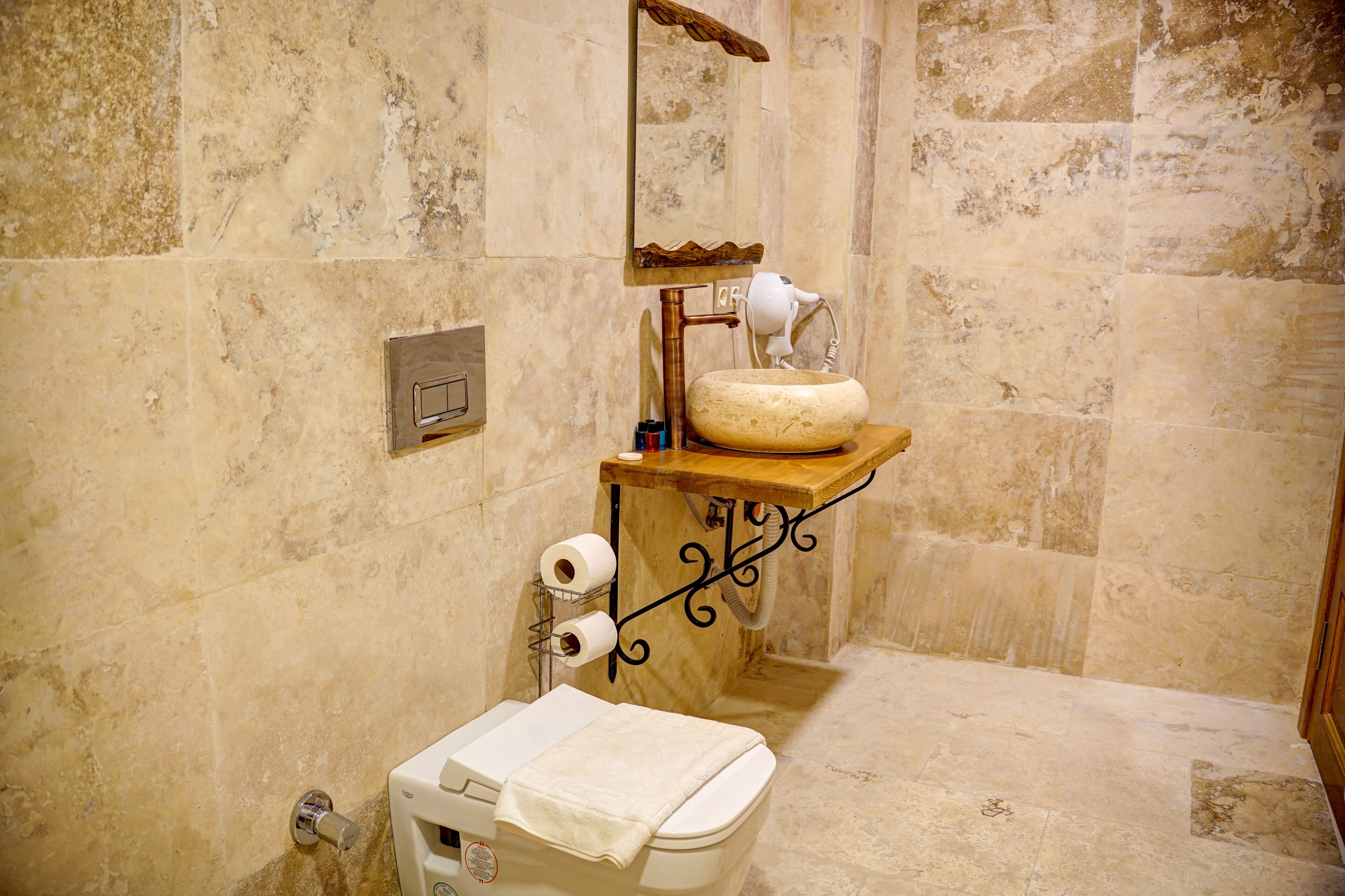 Ala Stone Hotel