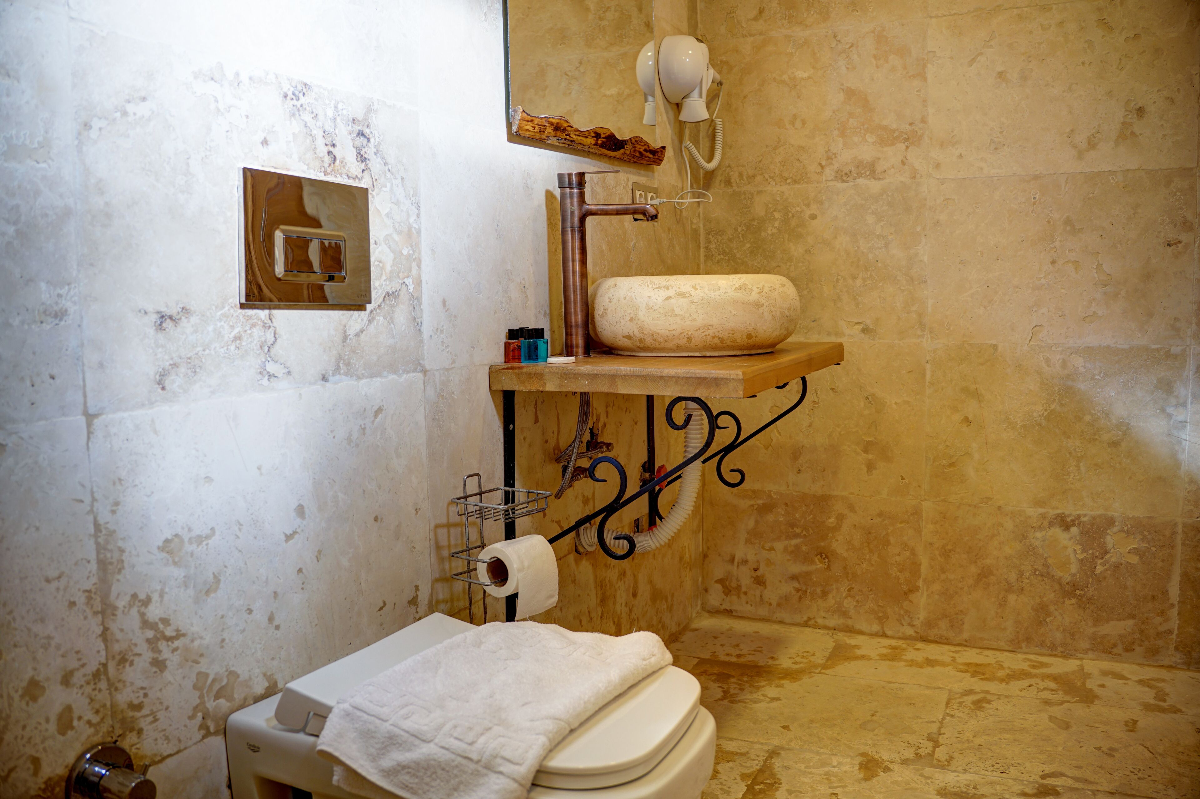 Ala Stone Hotel