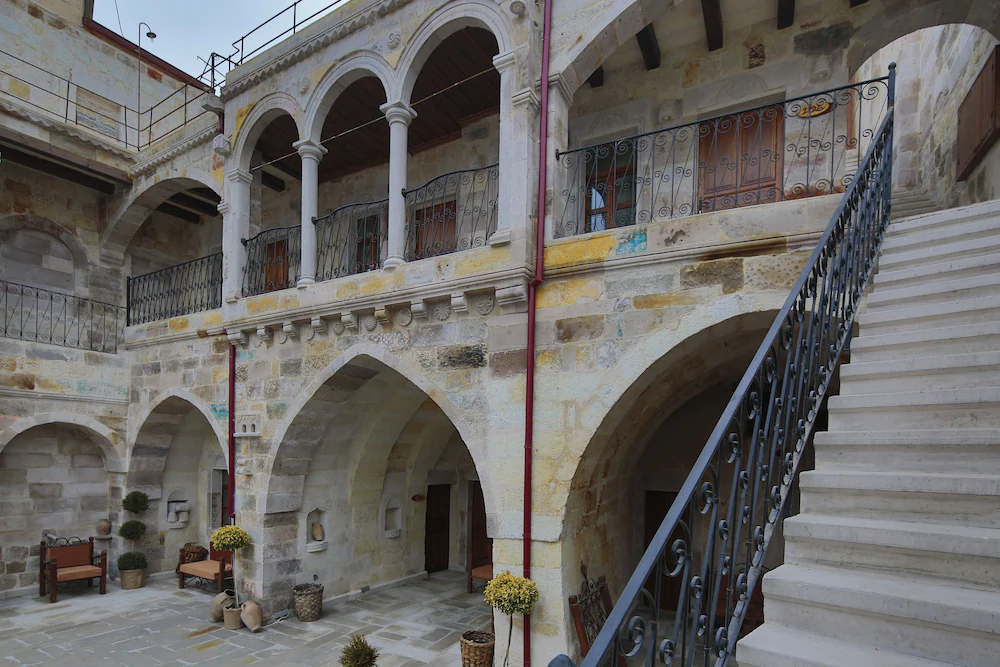 Aren Cave Hotel