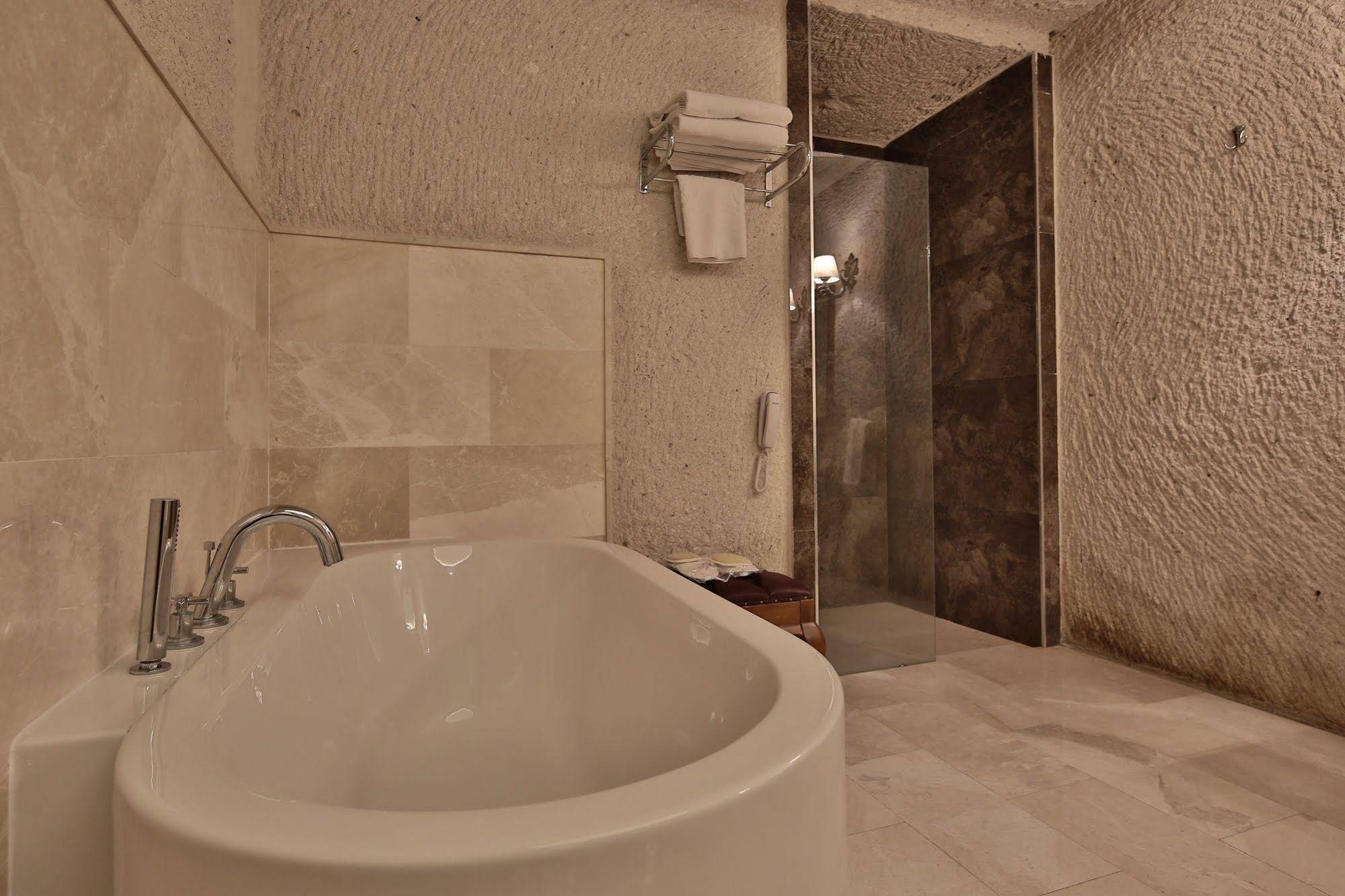 Artemis Cave Suites