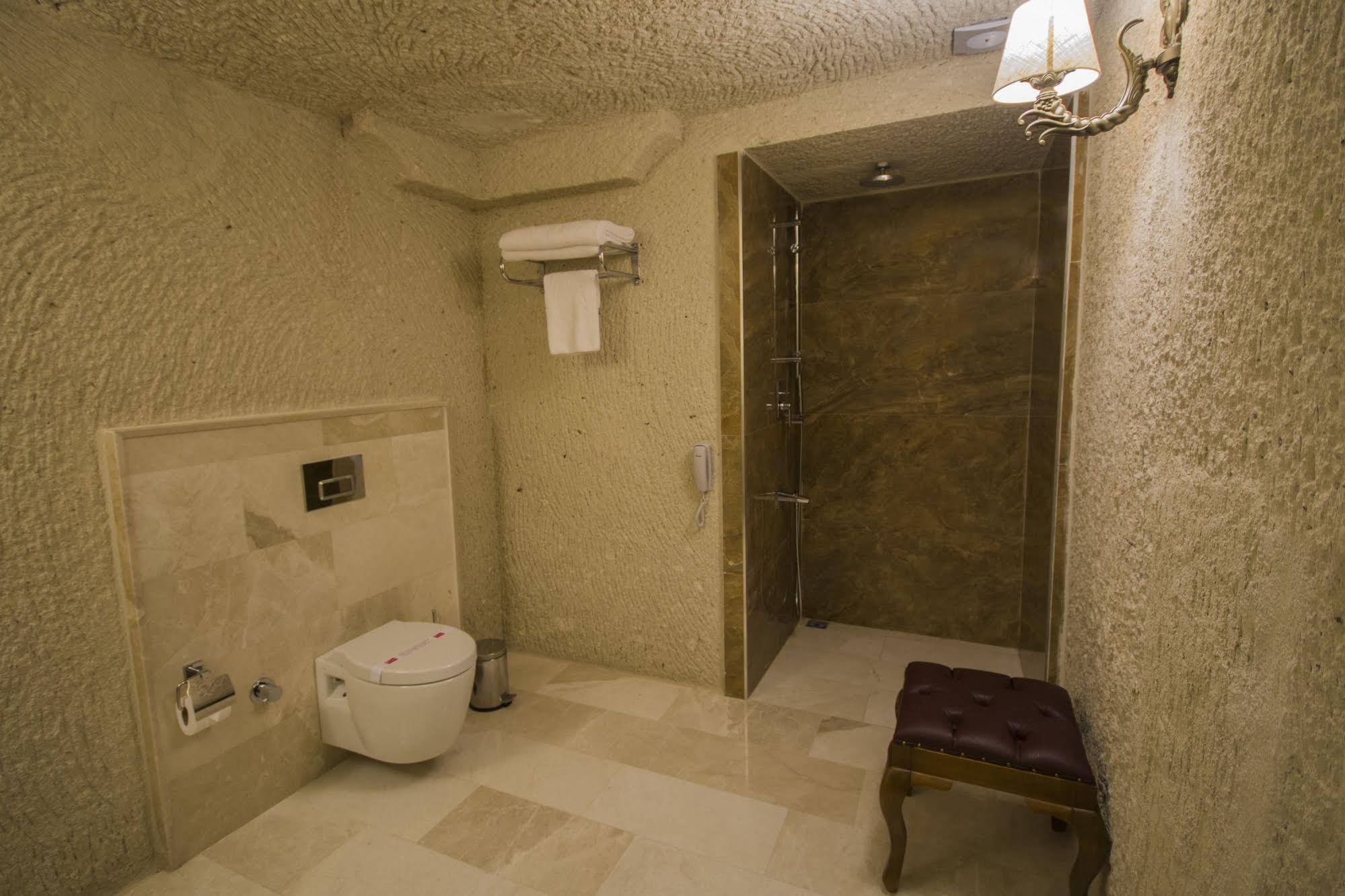 Artemis Cave Suites