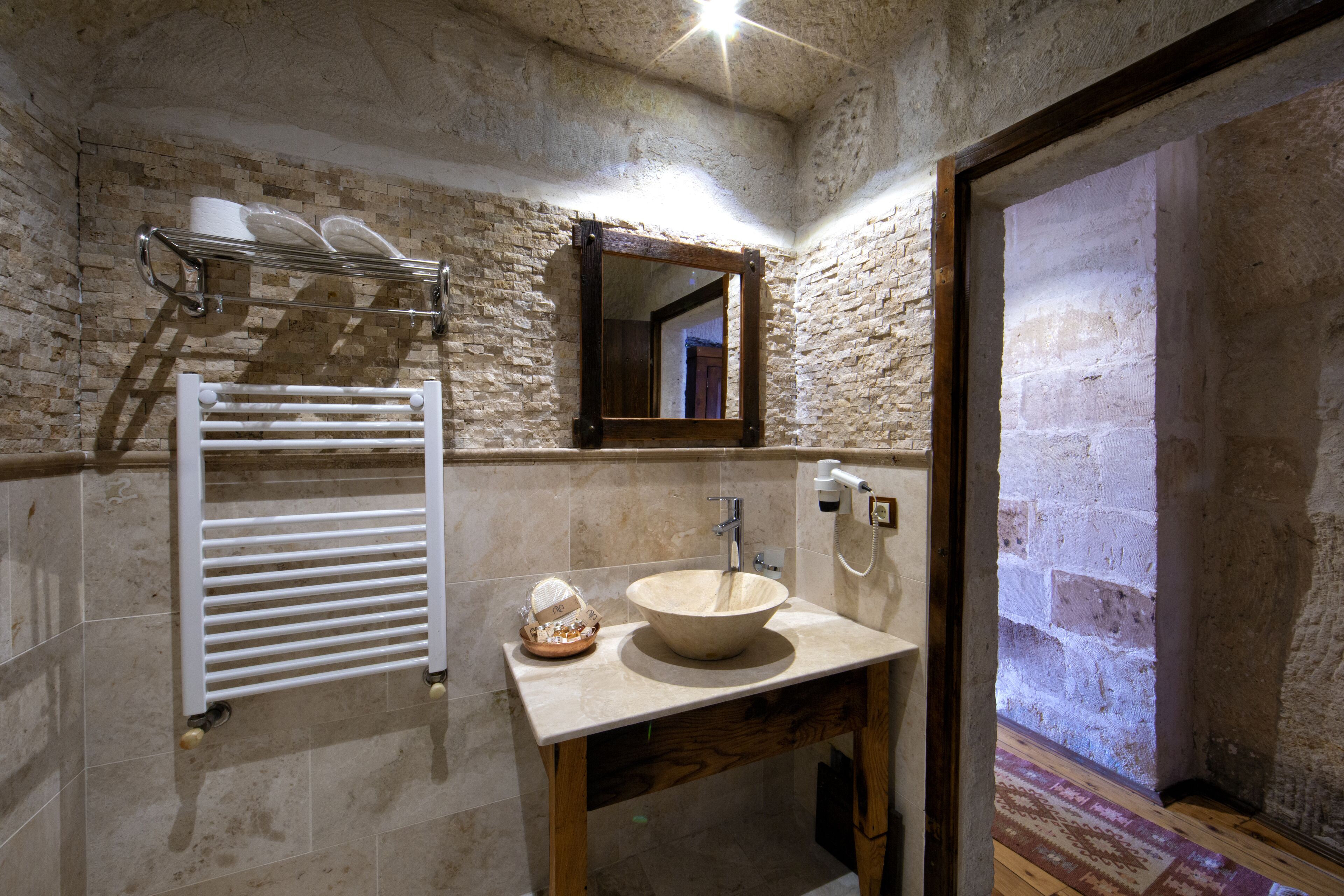 Aza Cave Hotel