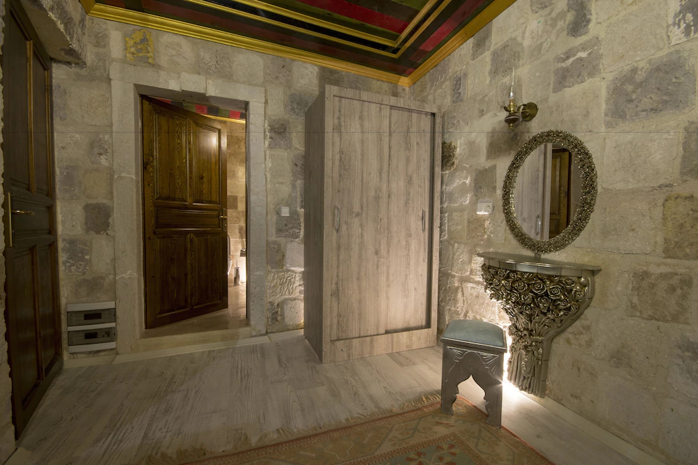 Bedrock Cave Hotel