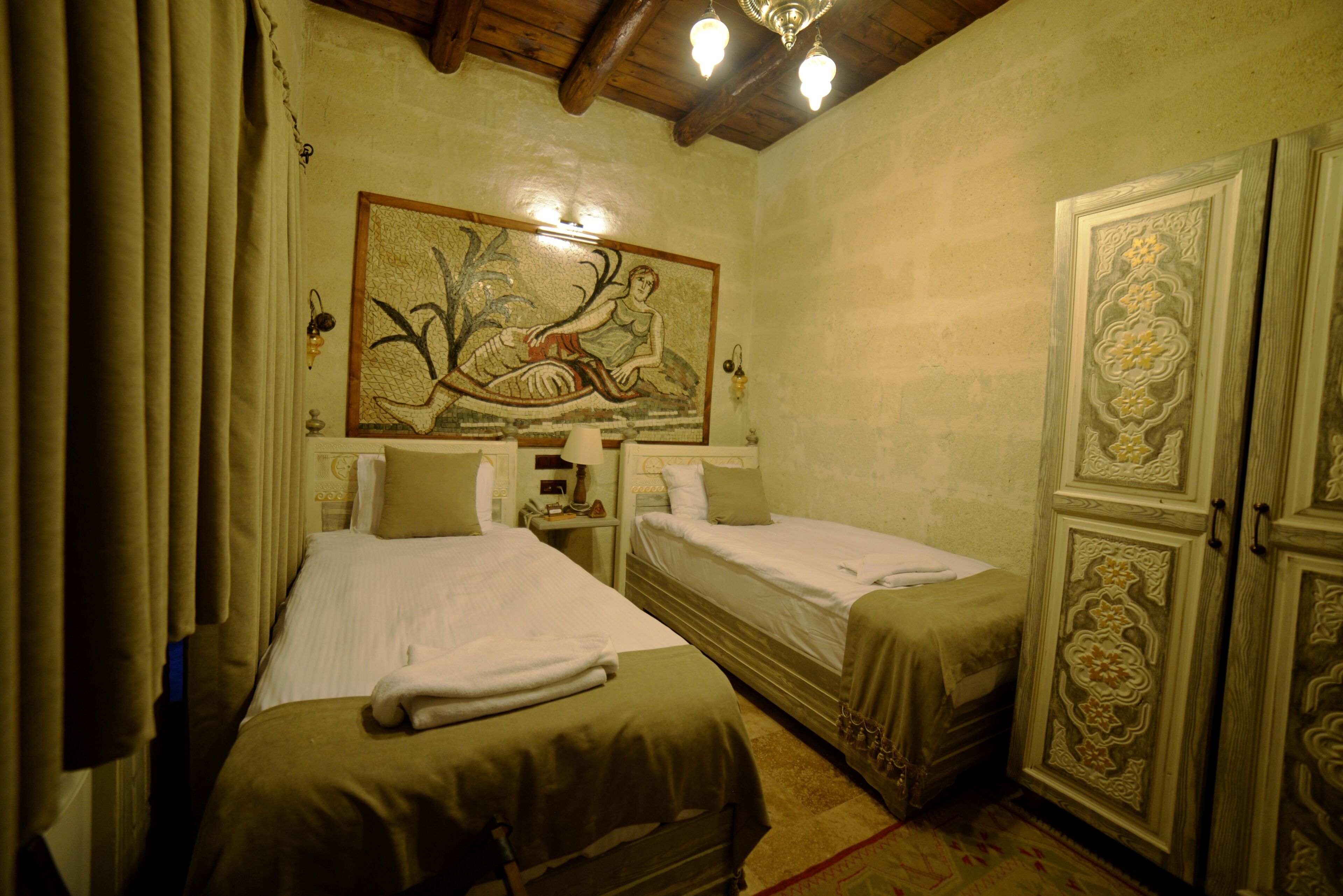 Caftan Cave Suites