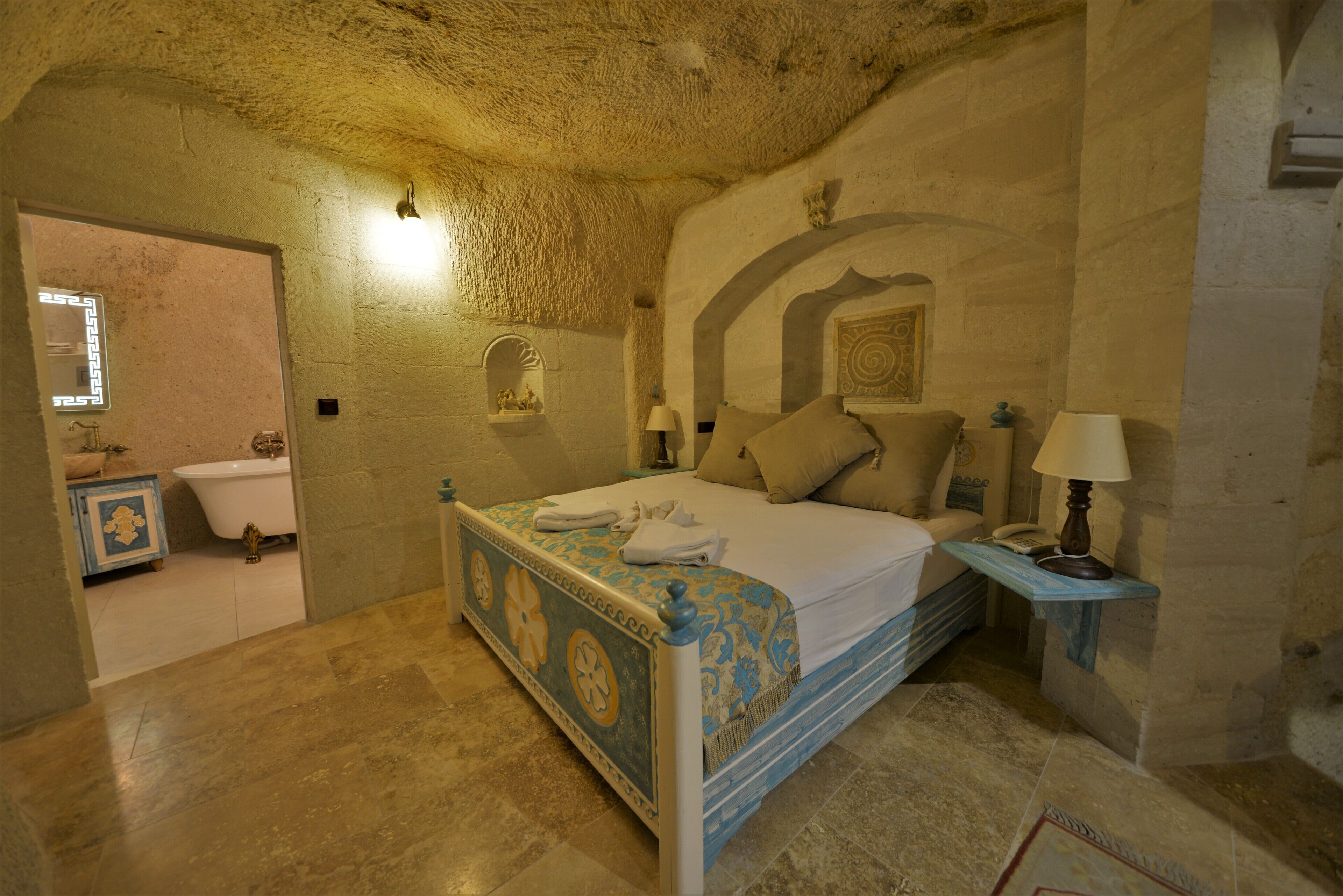 Caftan Cave Suites