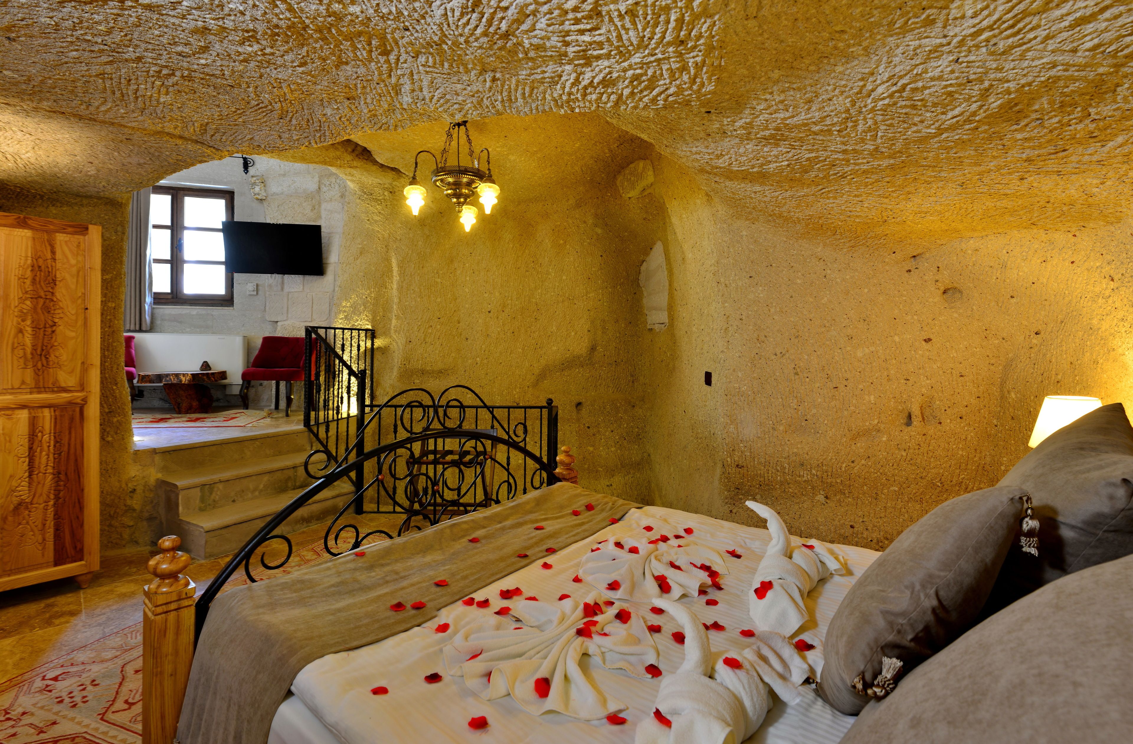 Caftan Cave Suites