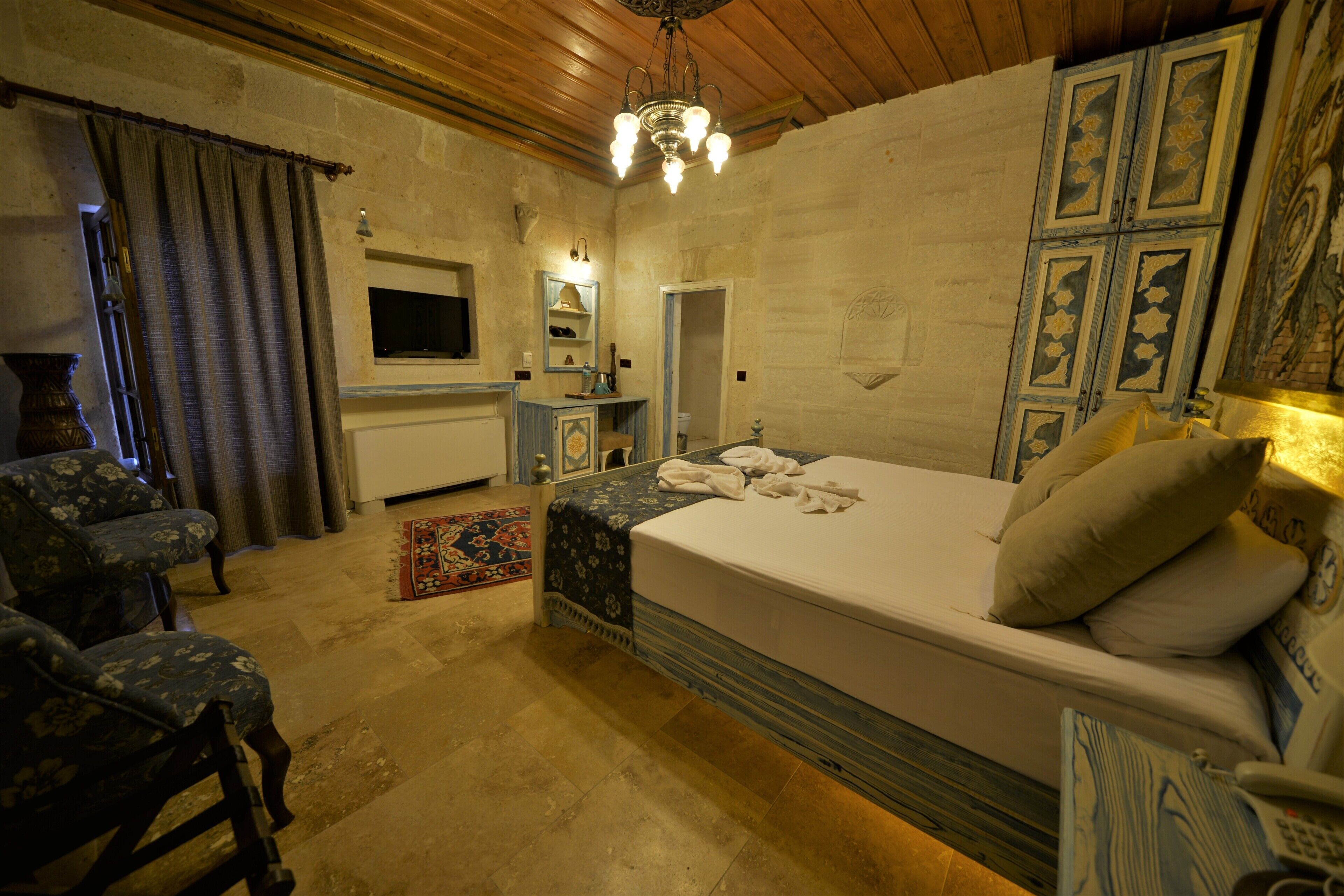 Caftan Cave Suites