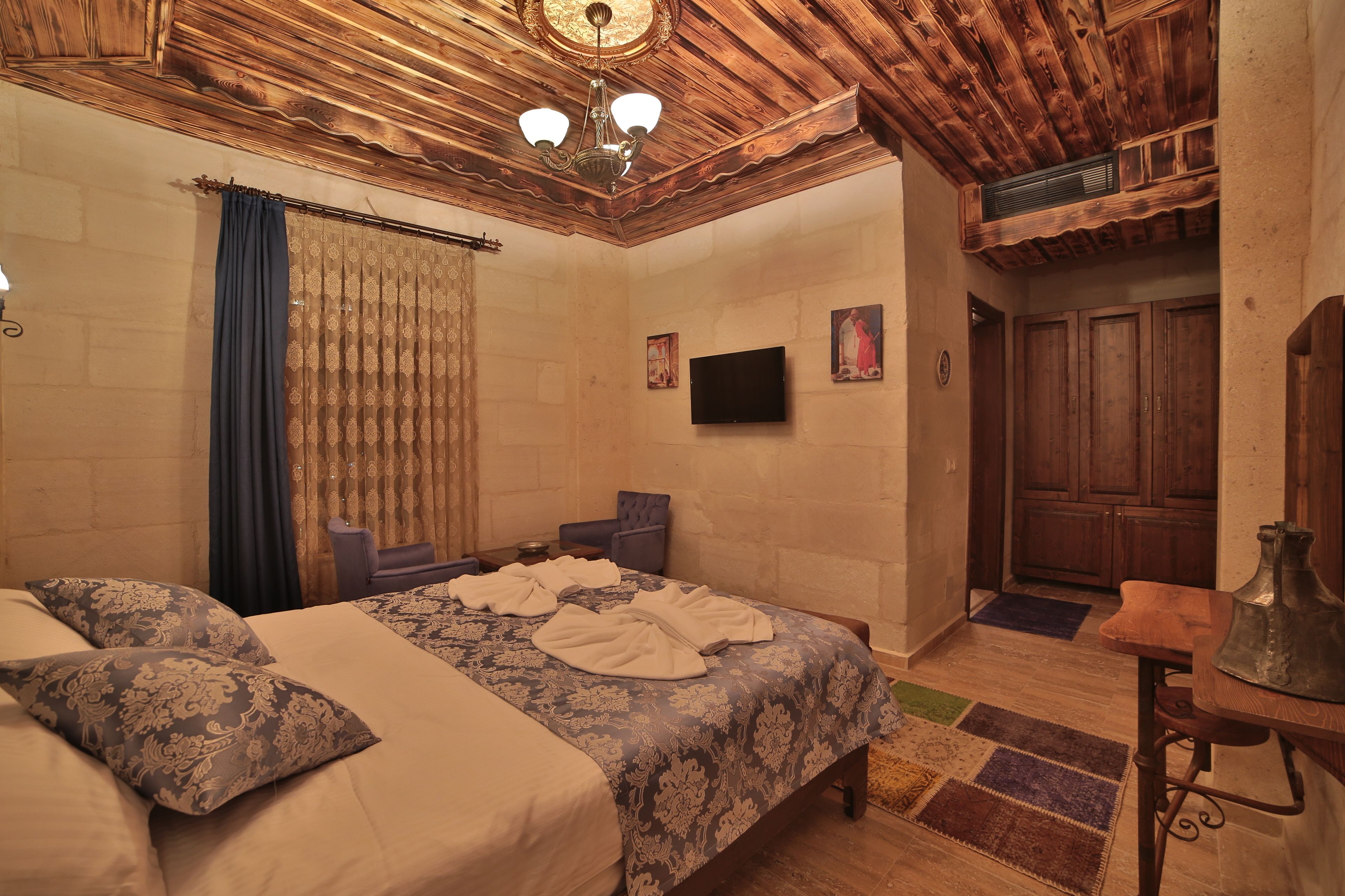 Caravanserai Inn Hotel