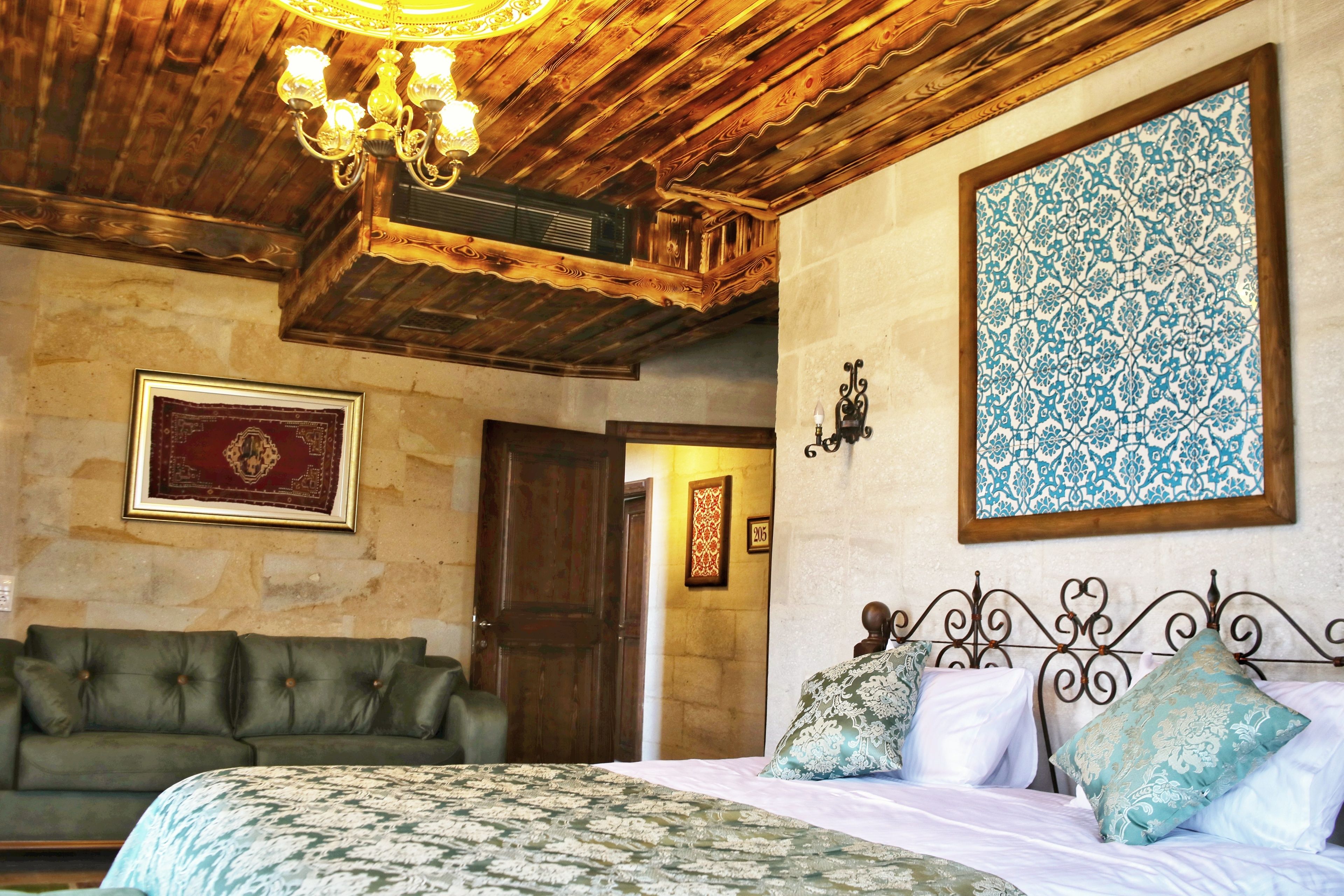 Caravanserai Inn Hotel