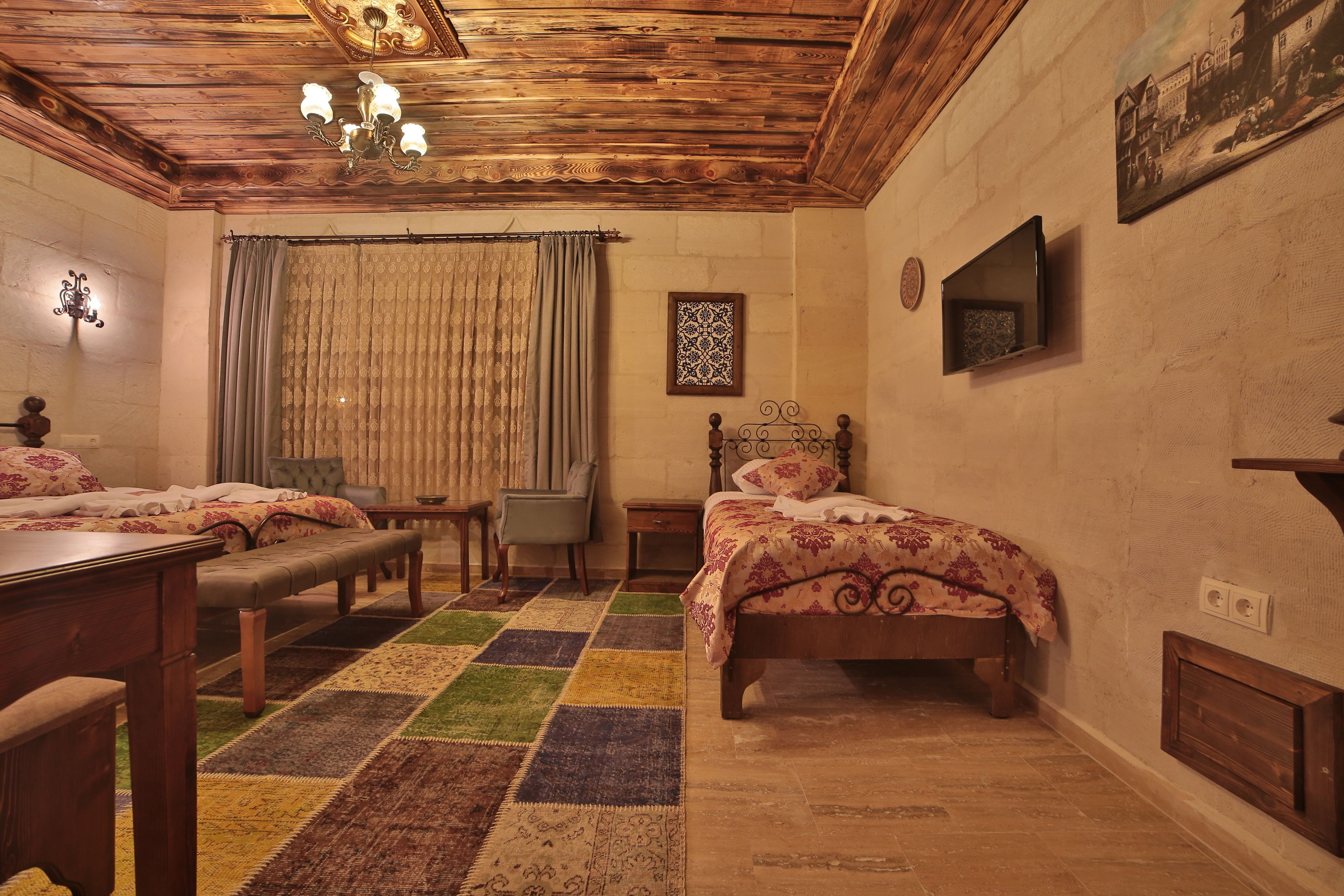 Caravanserai Inn Hotel