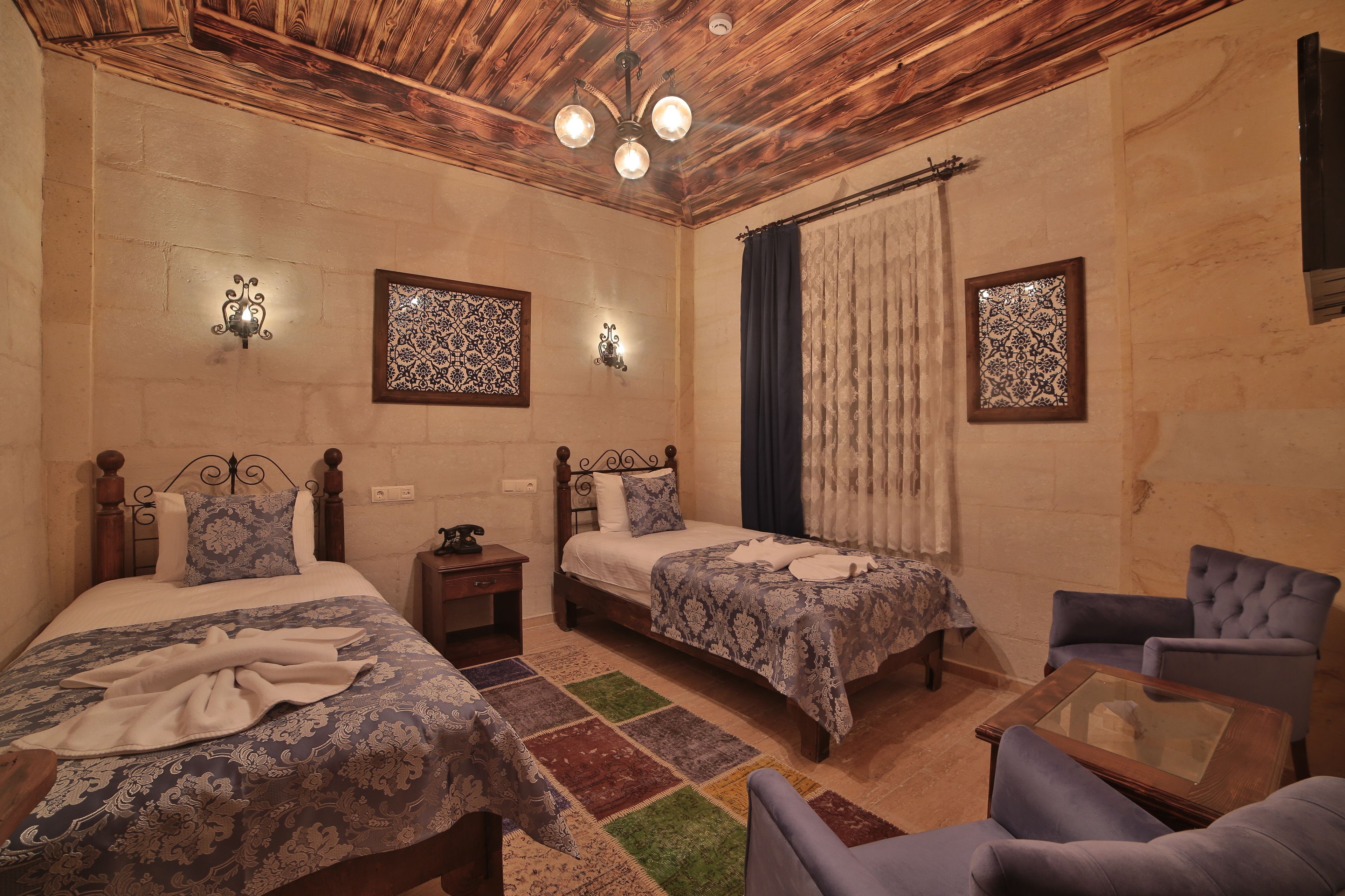 Caravanserai Inn Hotel