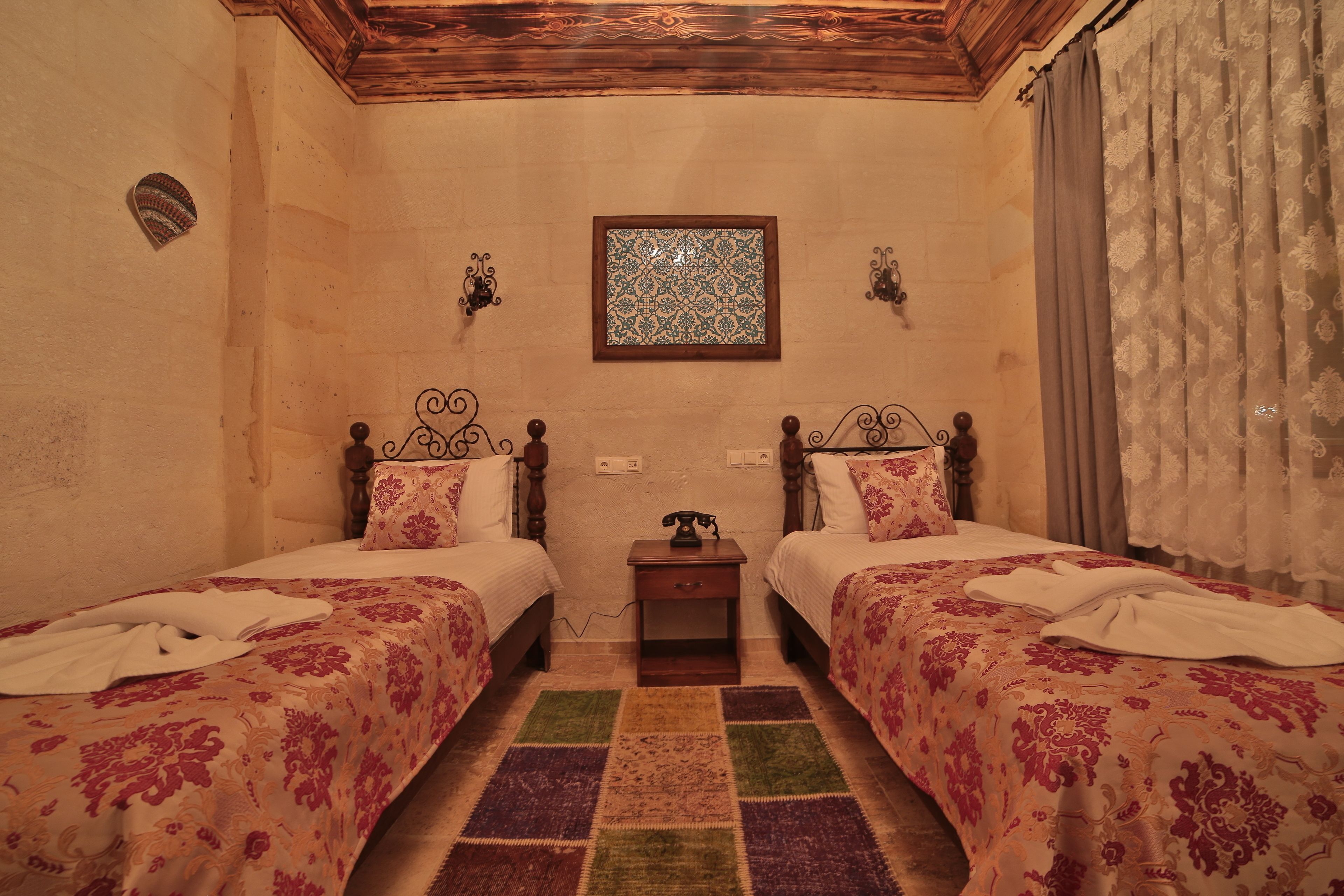 Caravanserai Inn Hotel