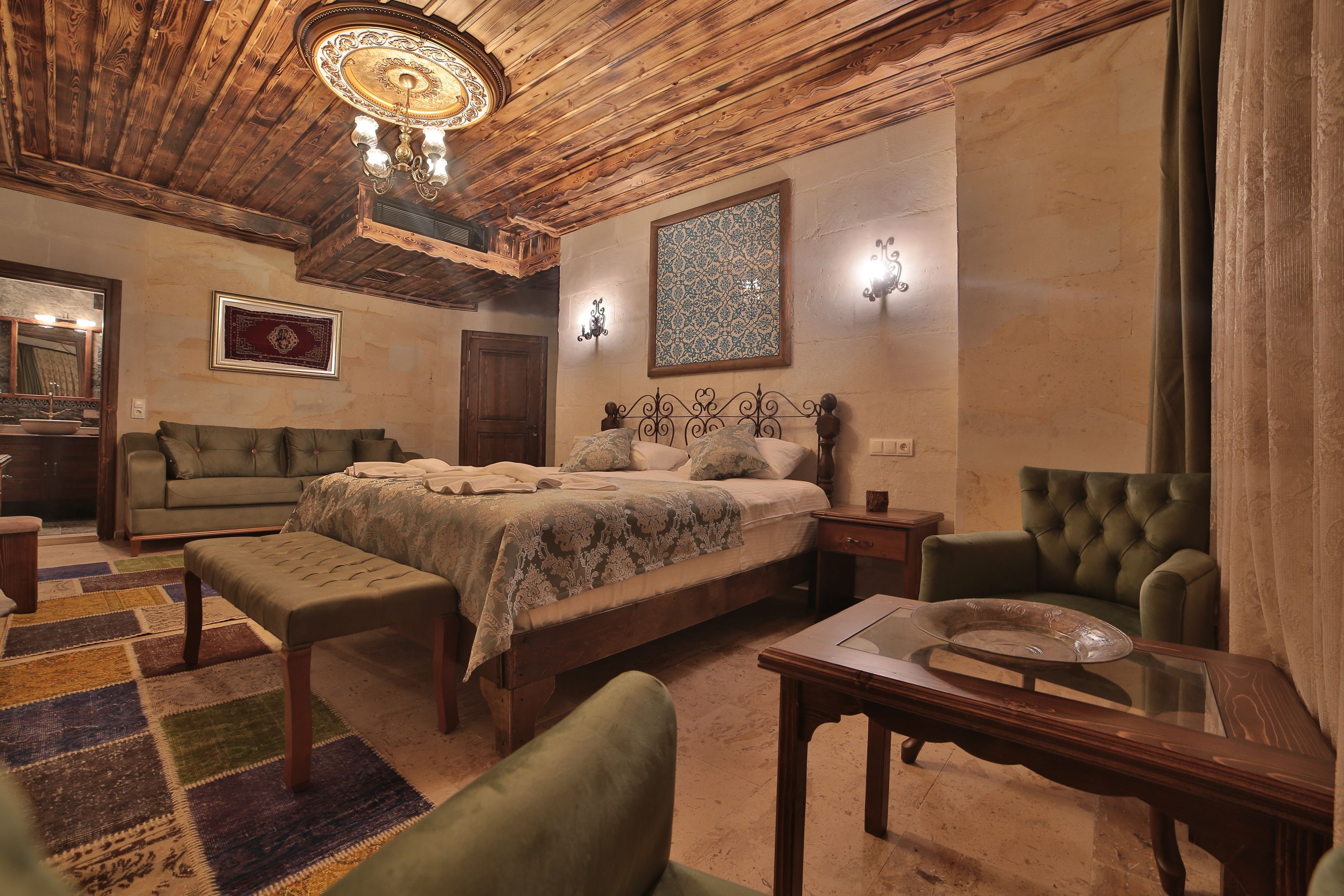 Caravanserai Inn Hotel