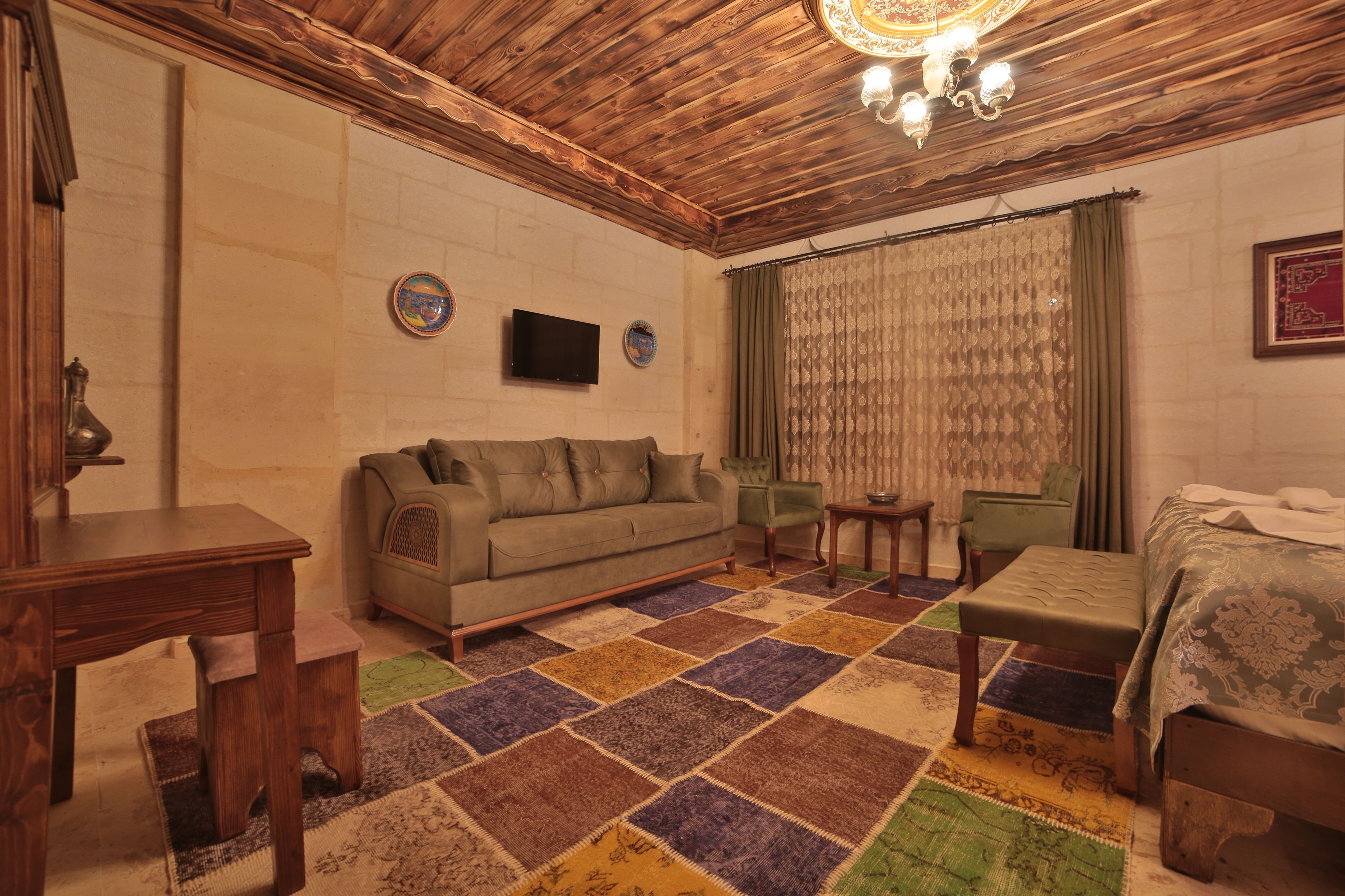 Caravanserai Inn Hotel