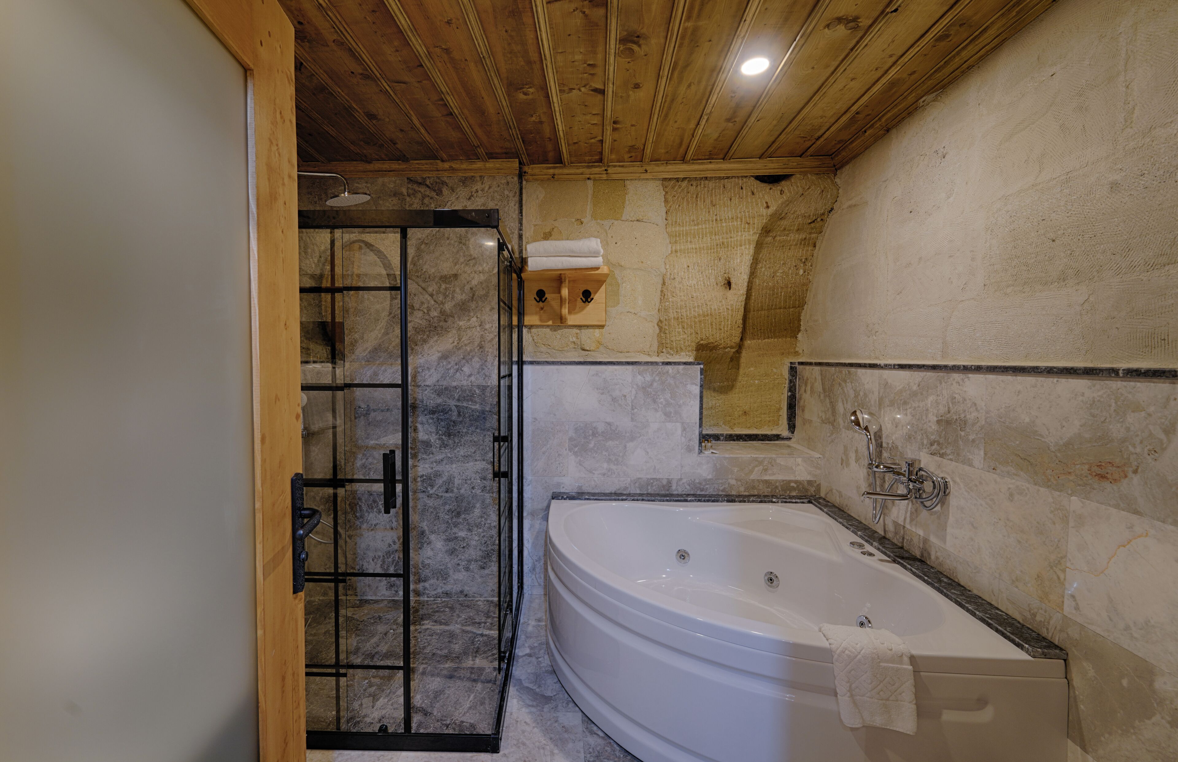 Concept Cave Suites