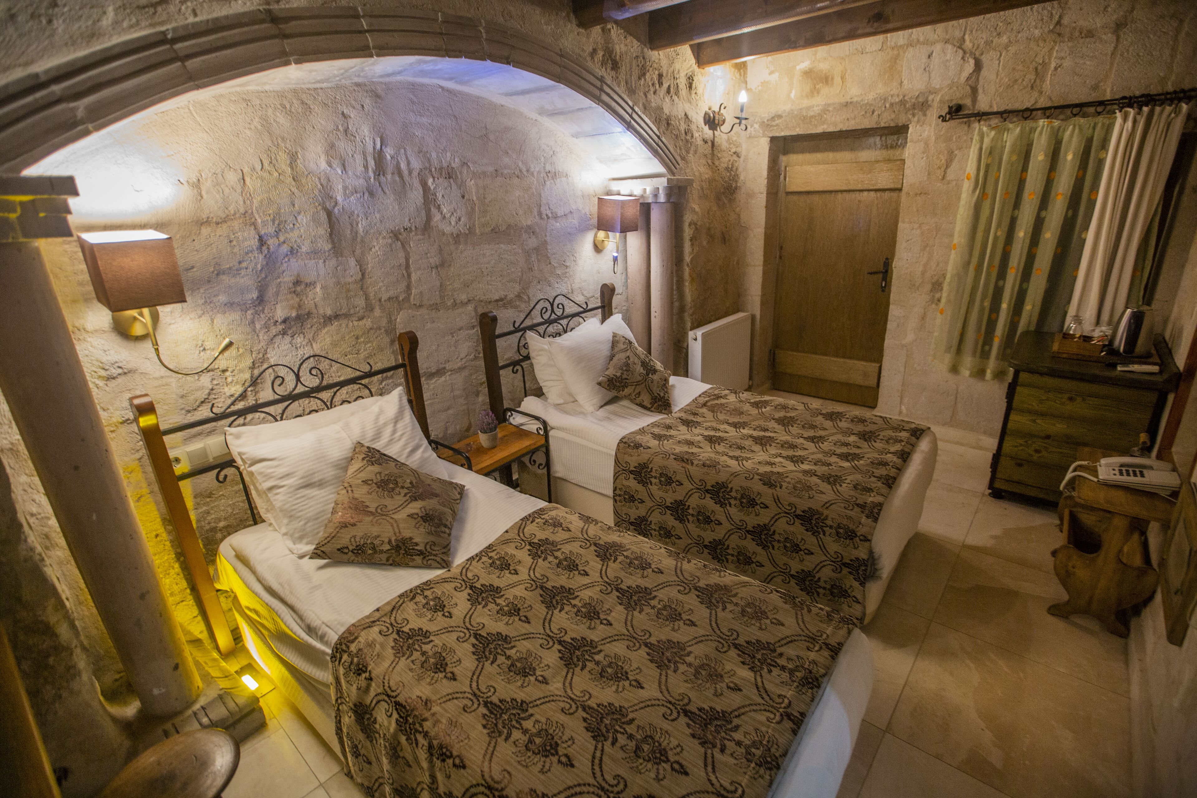 Divan Cave House