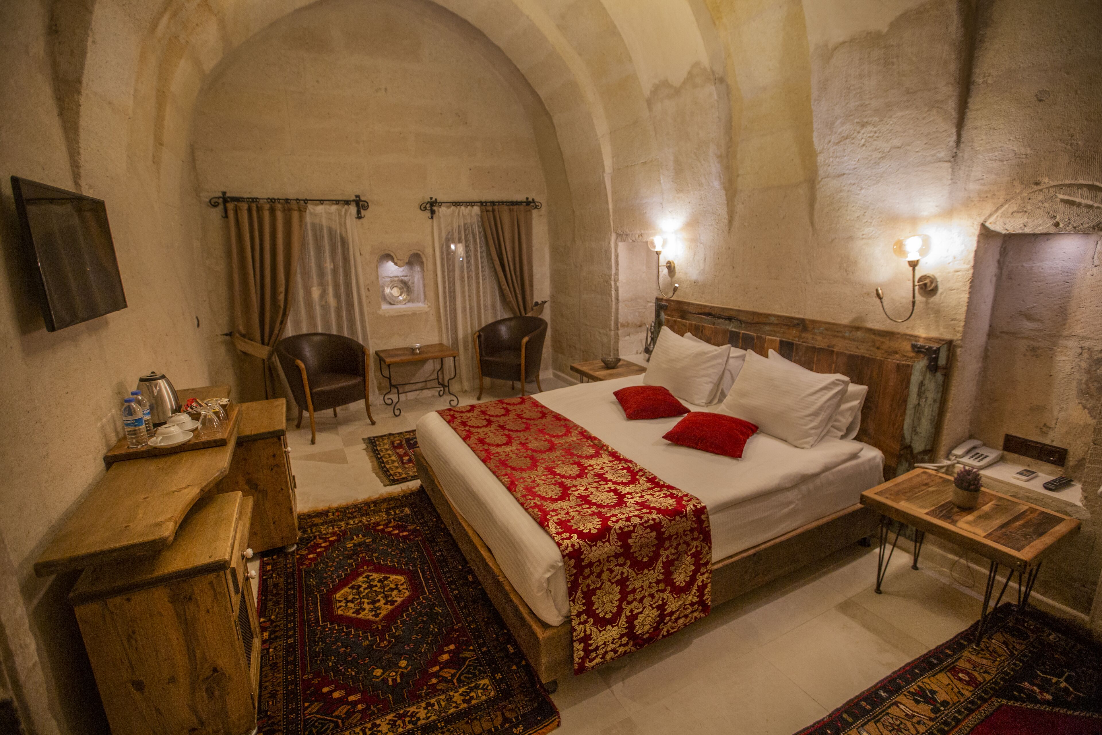 Divan Cave House