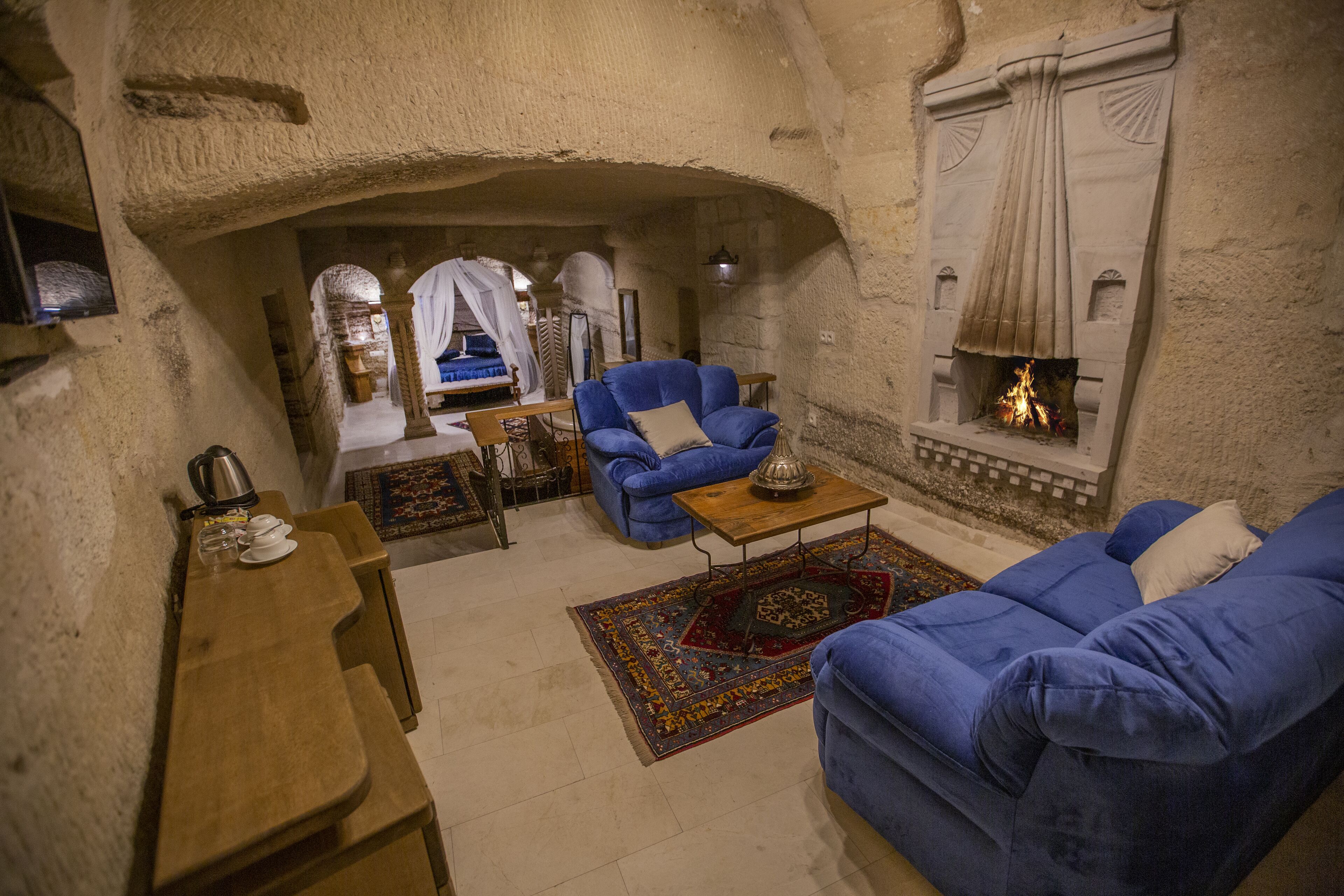 Divan Cave House