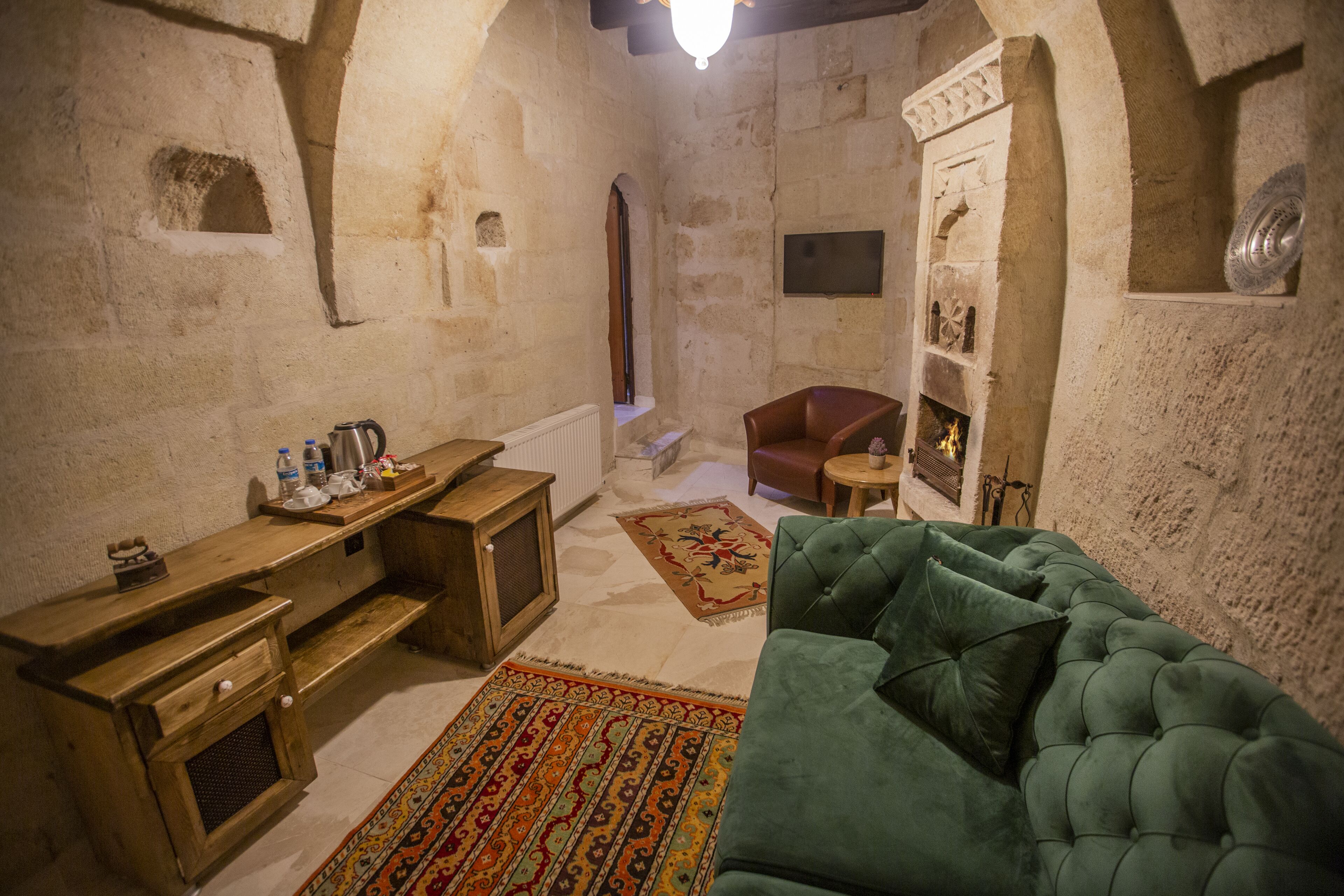 Divan Cave House