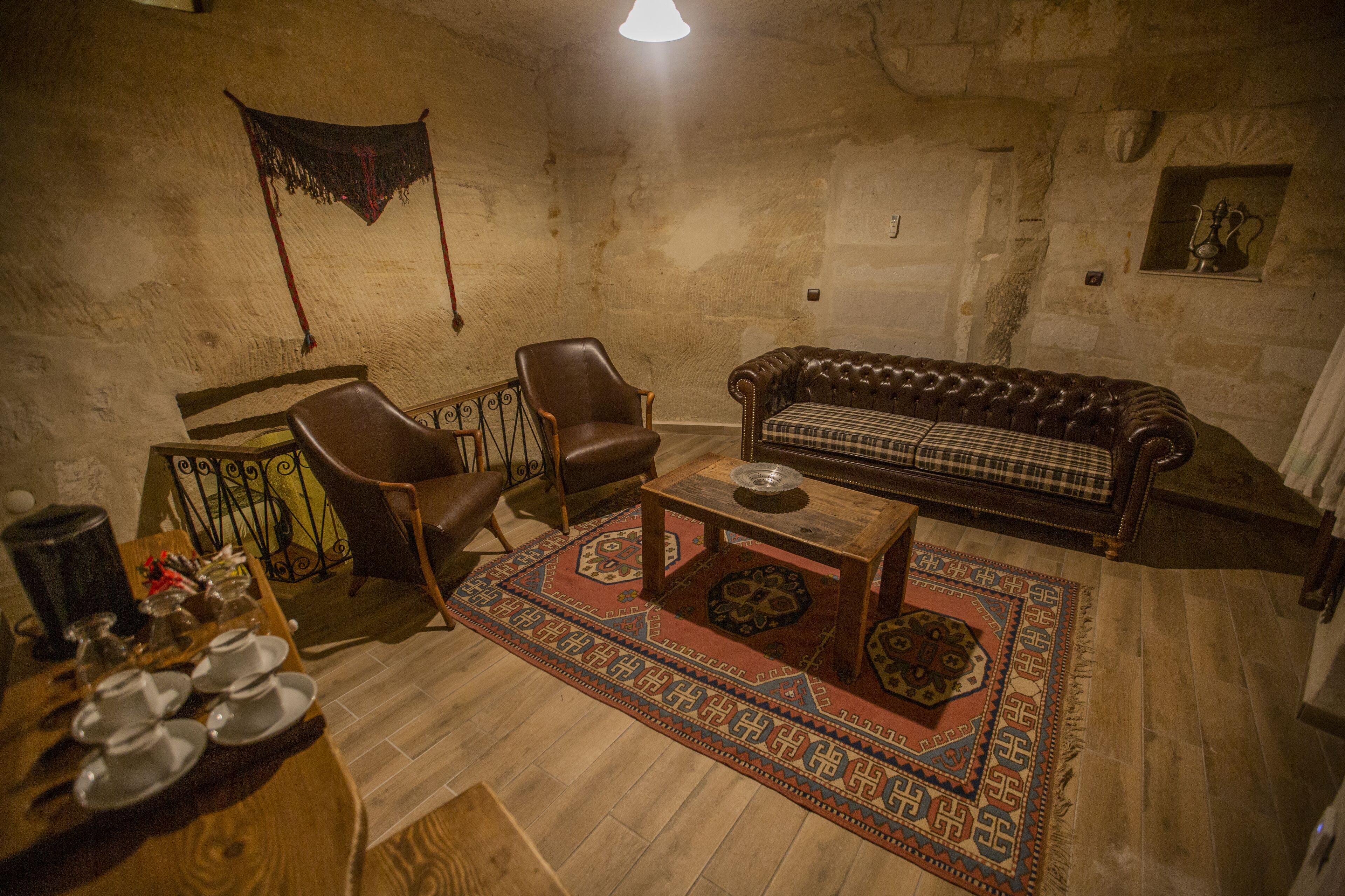Divan Cave House