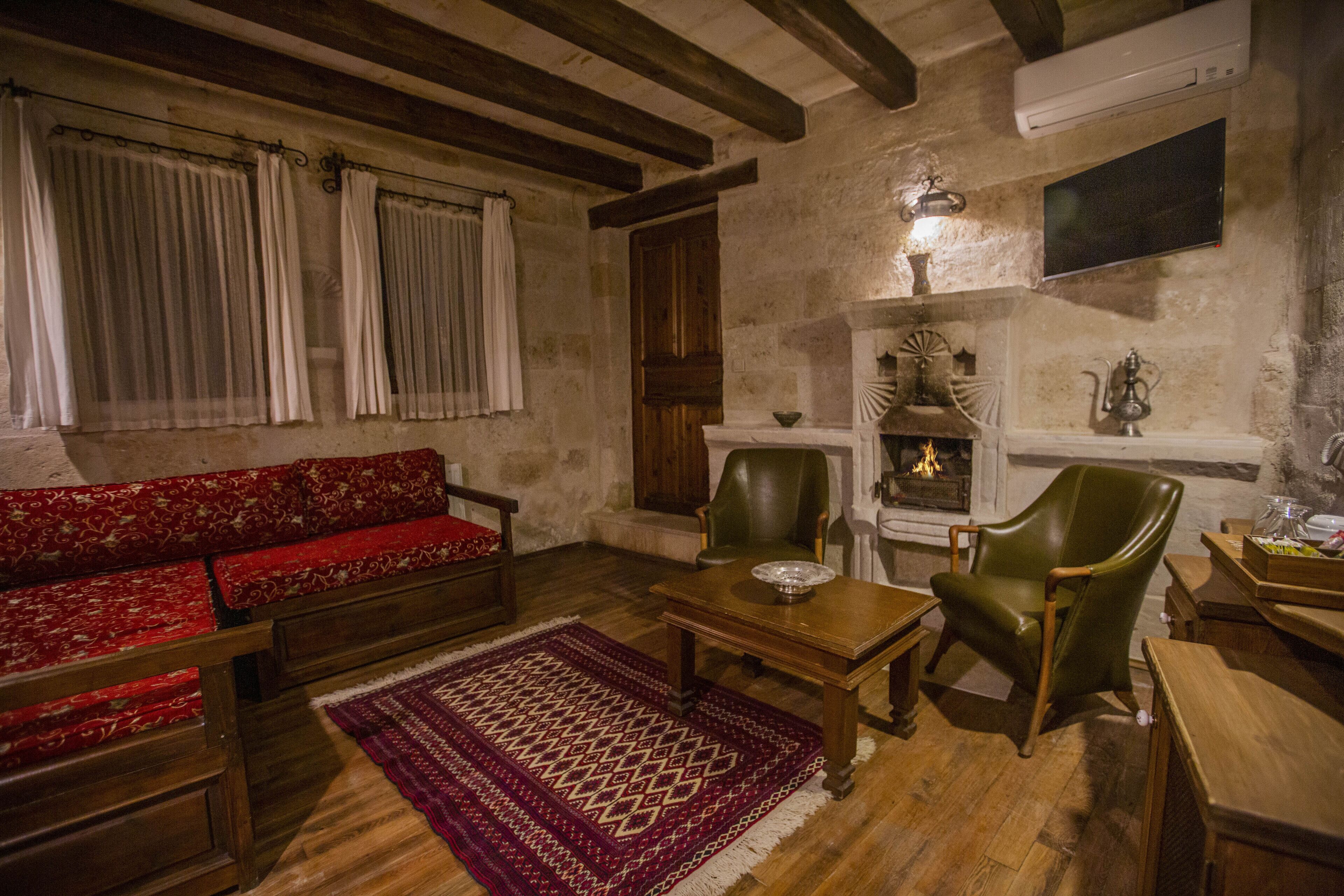 Divan Cave House