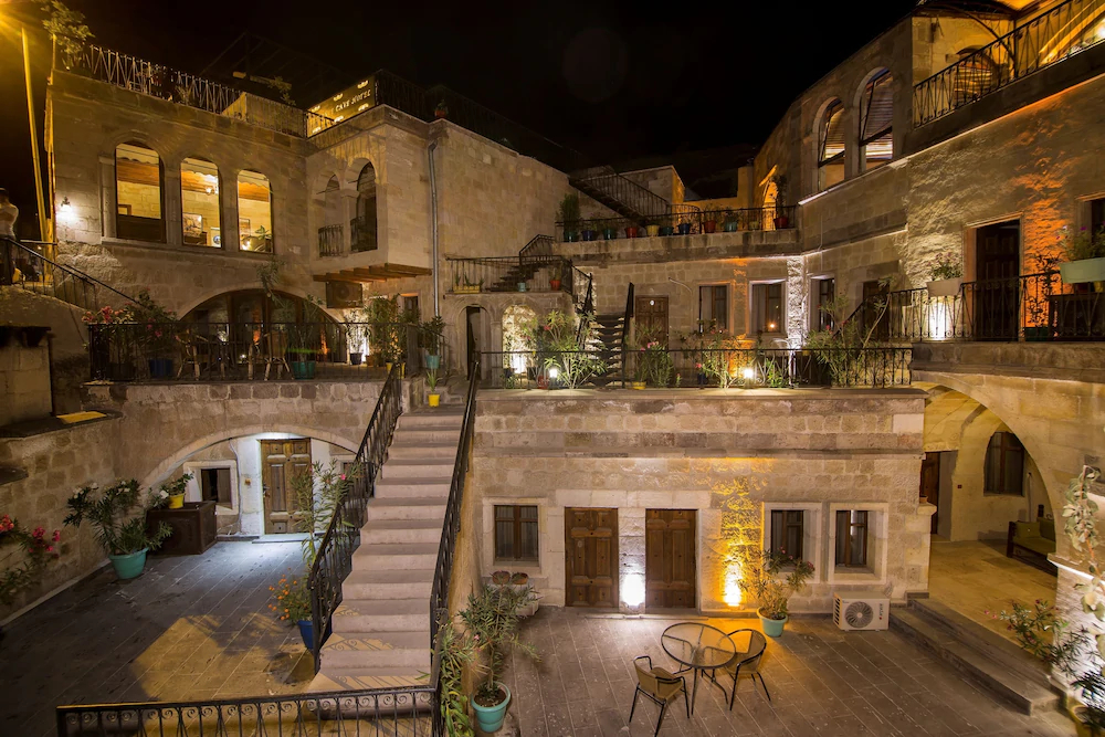 Elegance Cave Suites