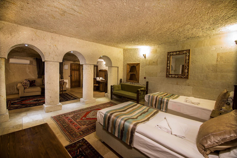 Elegance Cave Suites